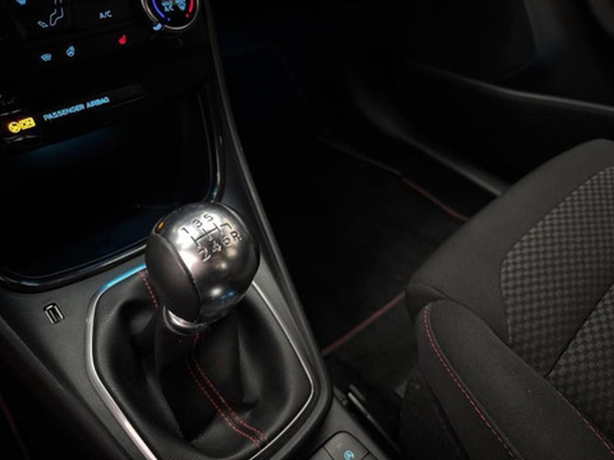 Ford Puma 1.0i Ecoboost mHEV 114kW Aut. ST-Line (2026) - Photo 9