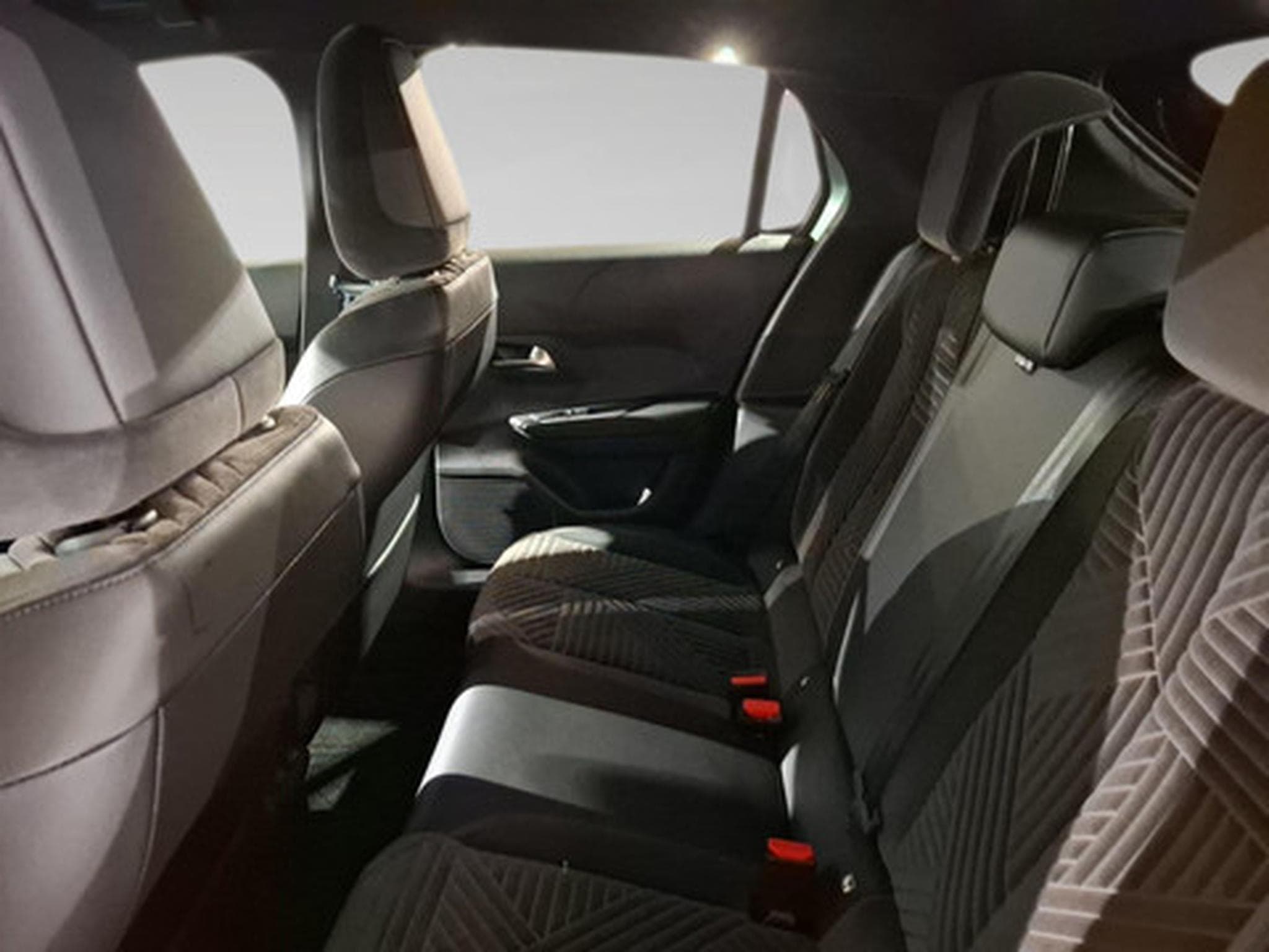 Lancia Ypsilon 1.2 LX Hybride (2026) - Photo 18