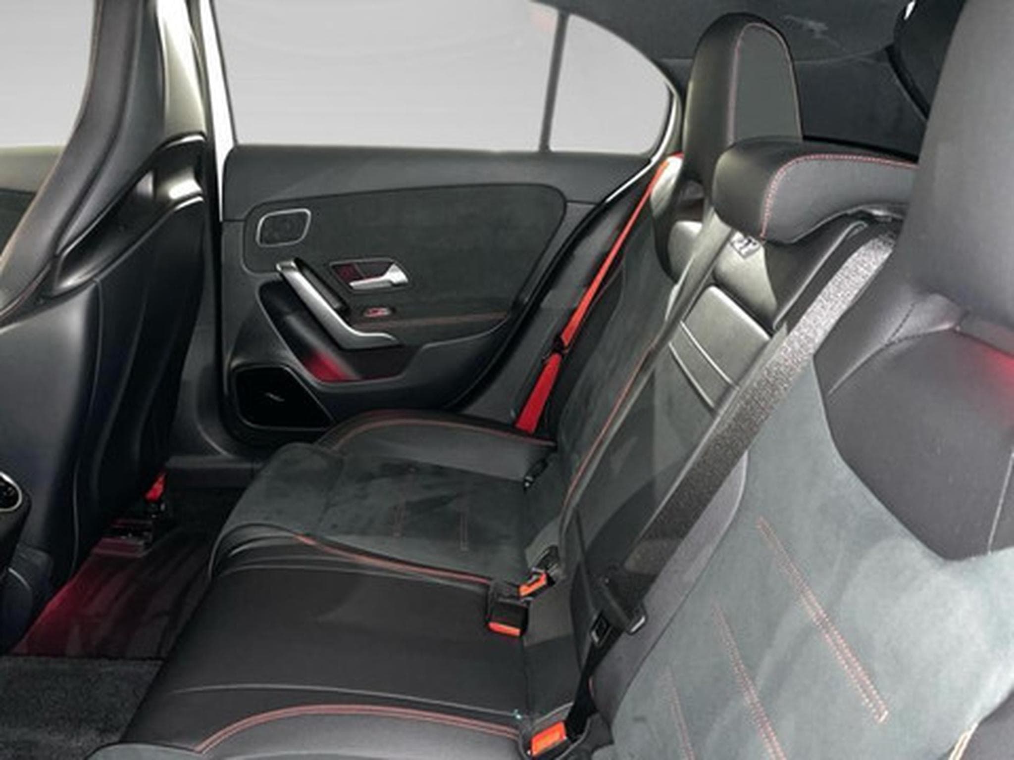 Mercedes A 35 AMG A 4MATIC (2026) - Photo 12