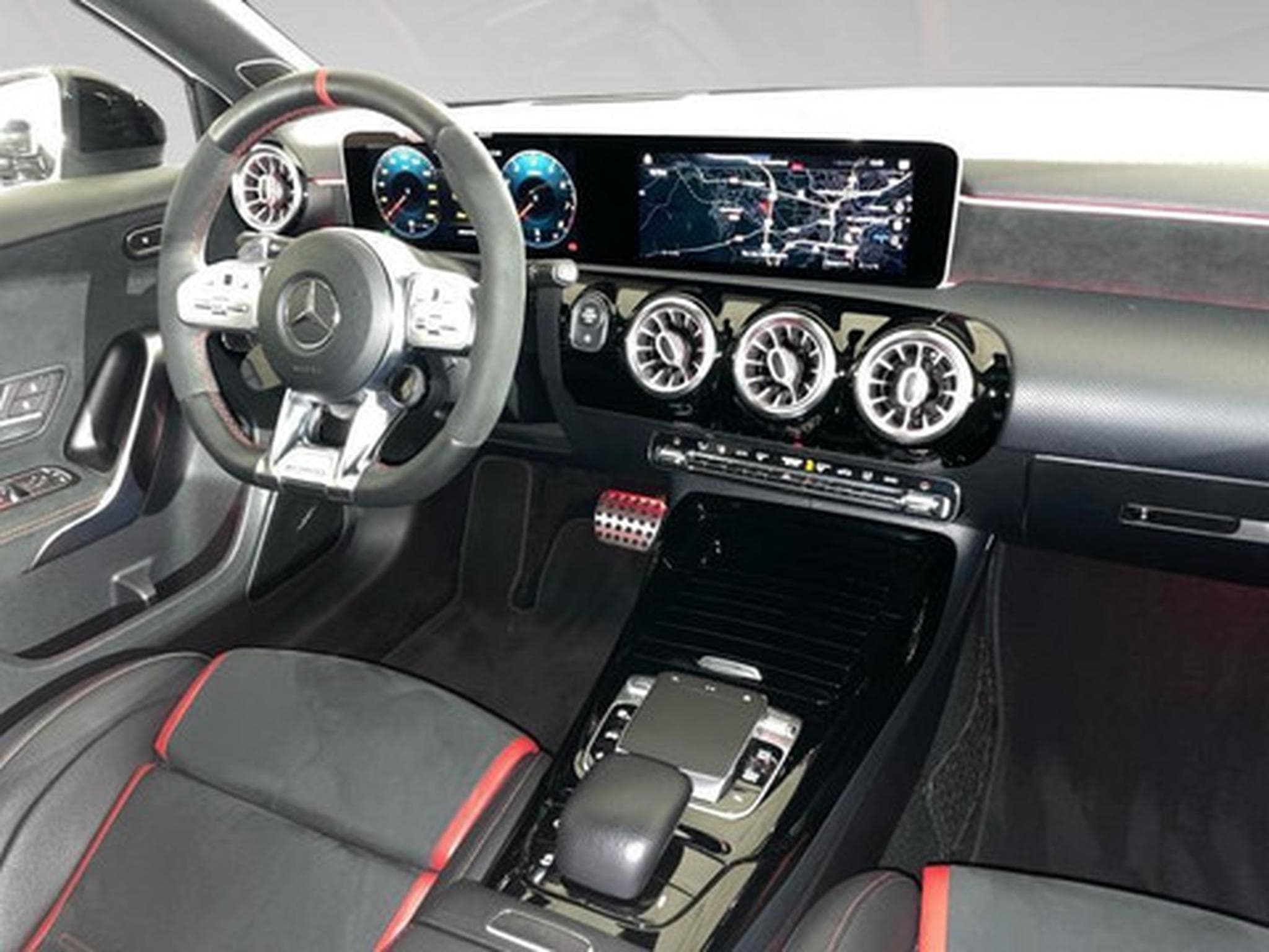 Mercedes A 35 AMG A 4MATIC (2026) - Photo 6