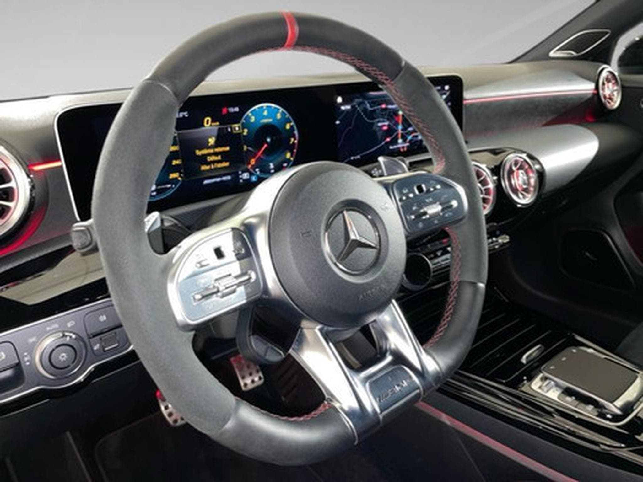 Mercedes A 35 AMG A 4MATIC (2026) - Photo 8