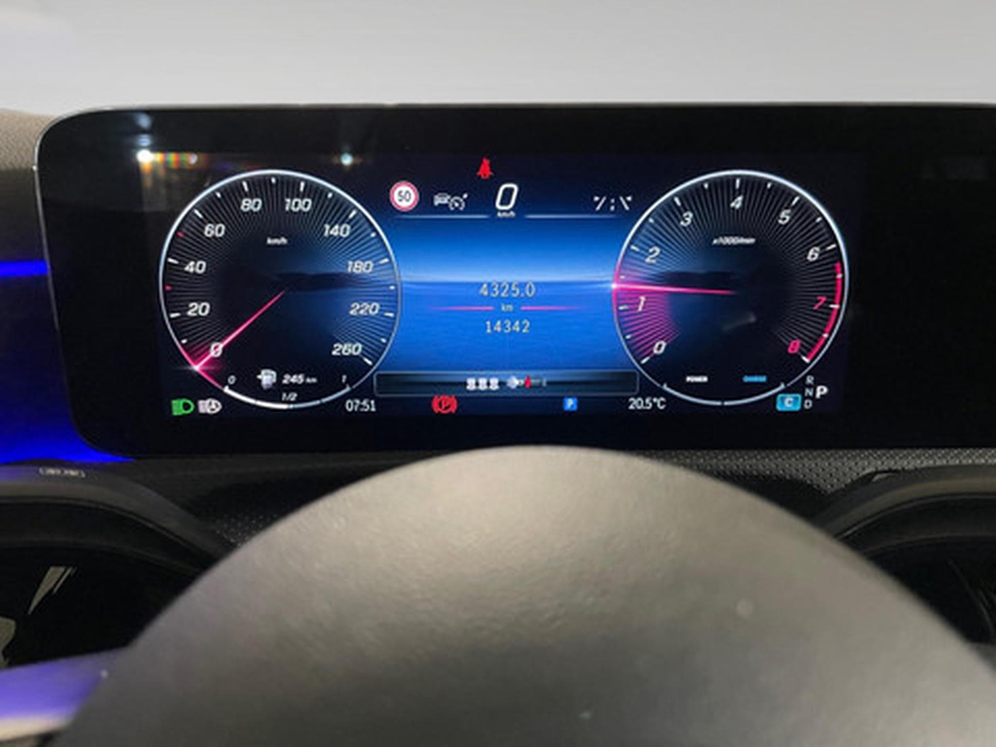 Mercedes A 200 1.3 hatchback AMG EDITION (2026) - Photo 2