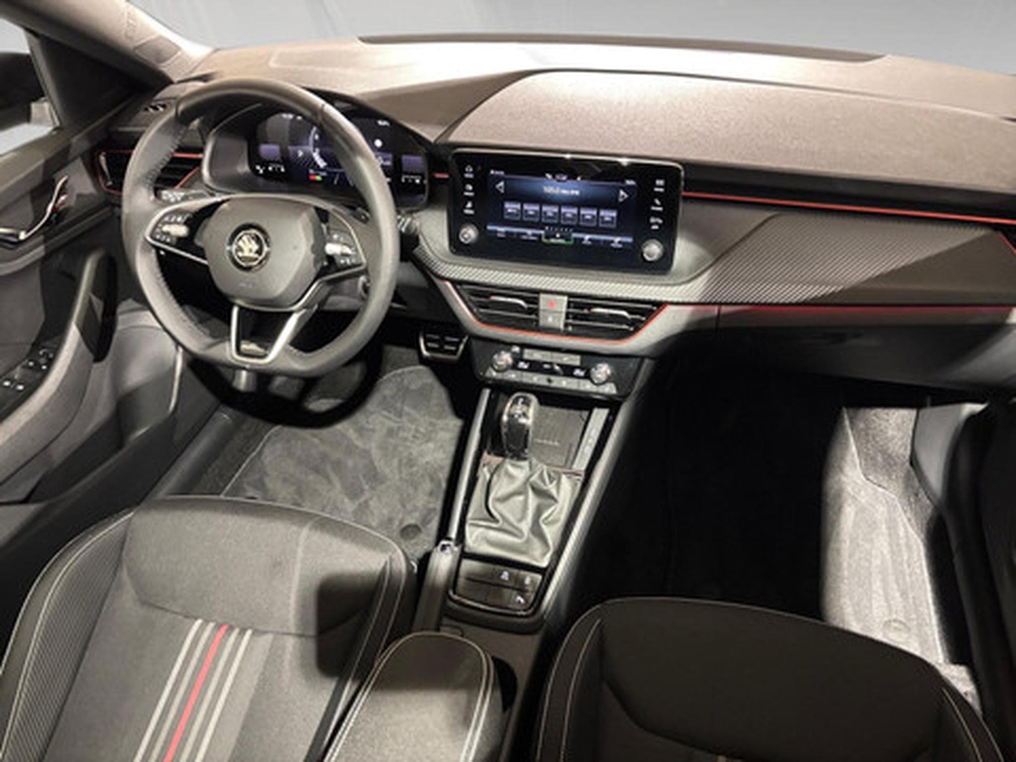 Skoda Kamiq 1.5 Monte Carlo (2026) - Photo 11