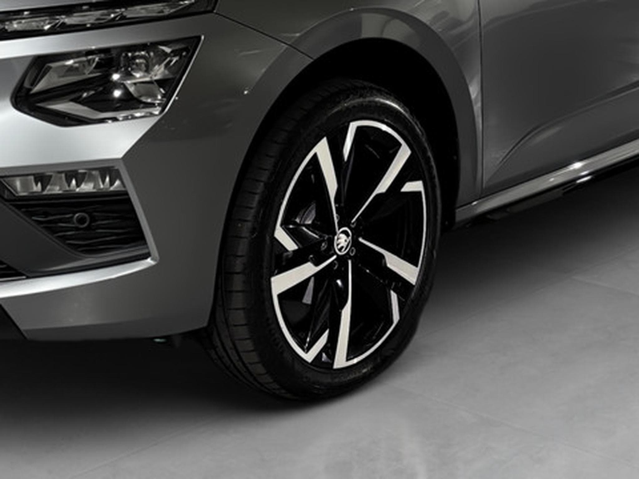 Skoda Kamiq 1.5 Monte Carlo (2026) - Photo 14