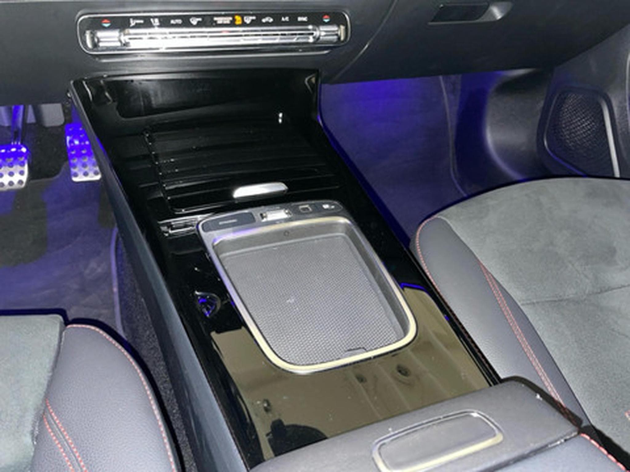 Mercedes A 200 1.3 hatchback AMG EDITION (2026) - Photo 10