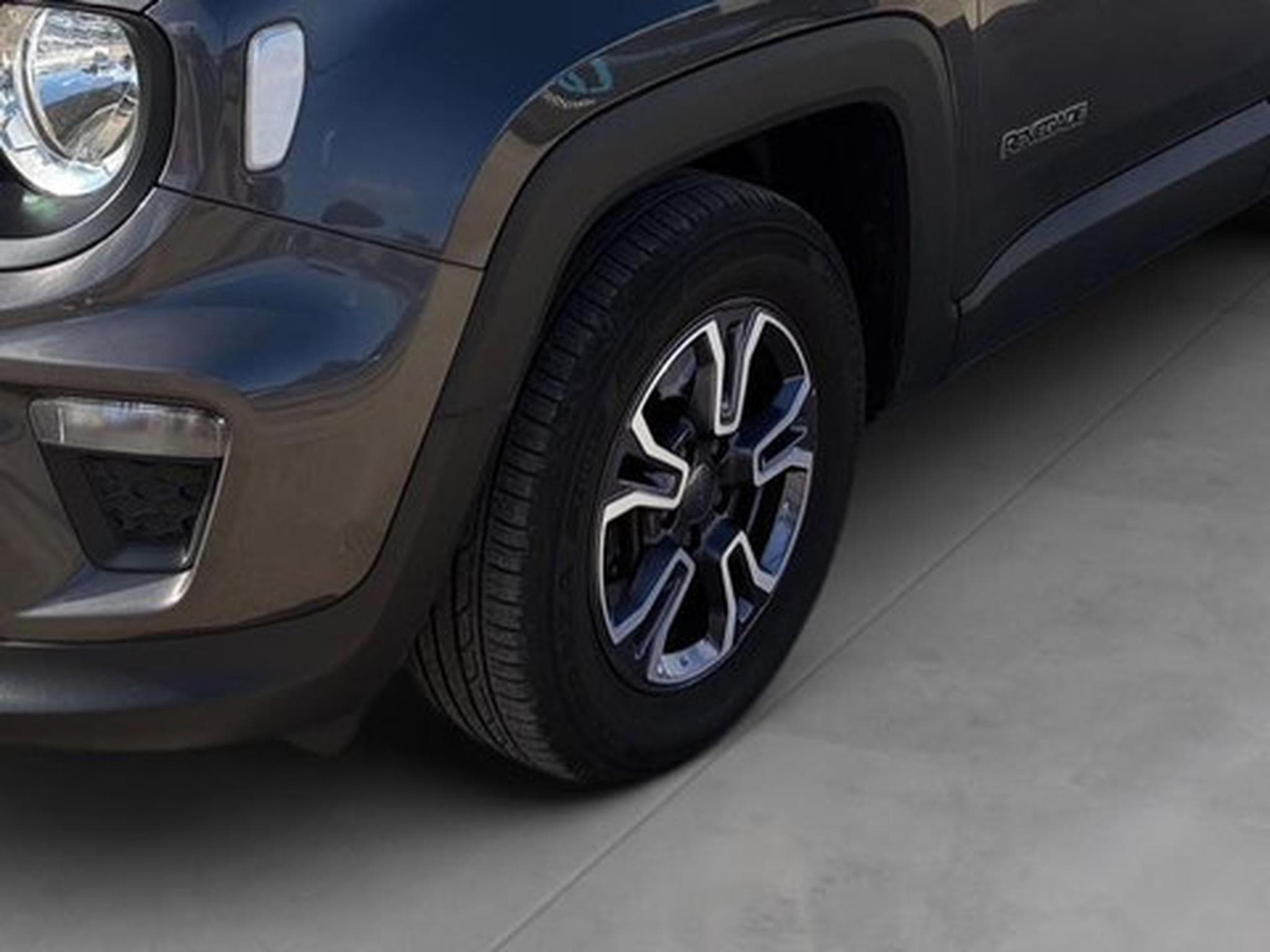 Jeep Renegade 1.6 MJD 115 4x2 DDCT Limited (2019) - Foto 20