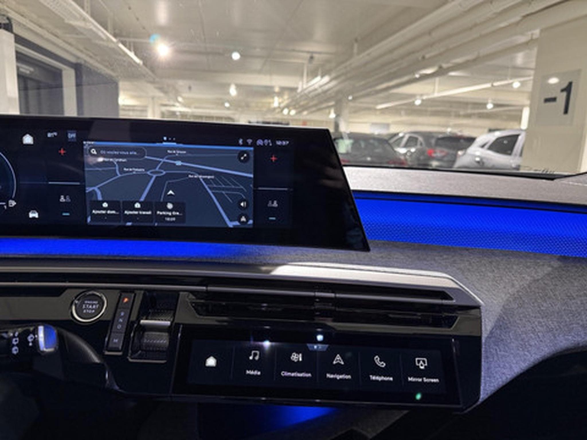 Peugeot 5008 1.2 HYBRID 136 e-DSC6 GT (2026) - Photo 3