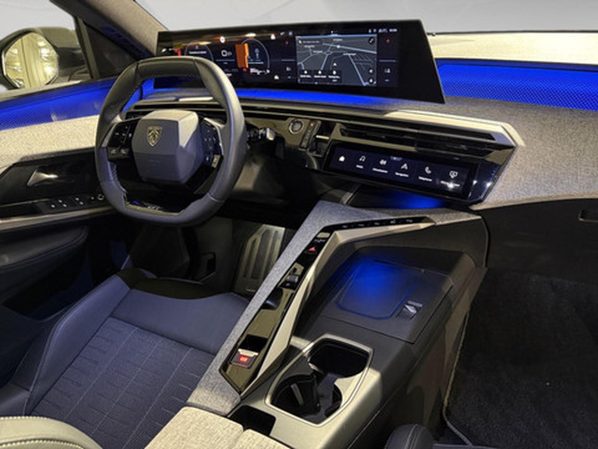 Peugeot 5008 1.2 HYBRID 136 e-DSC6 GT (2026) - Photo 7