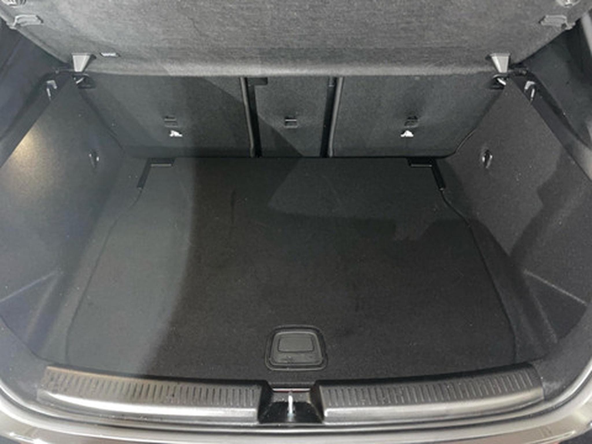 Mercedes A 200 1.3 hatchback AMG EDITION (2025) - Photo 12