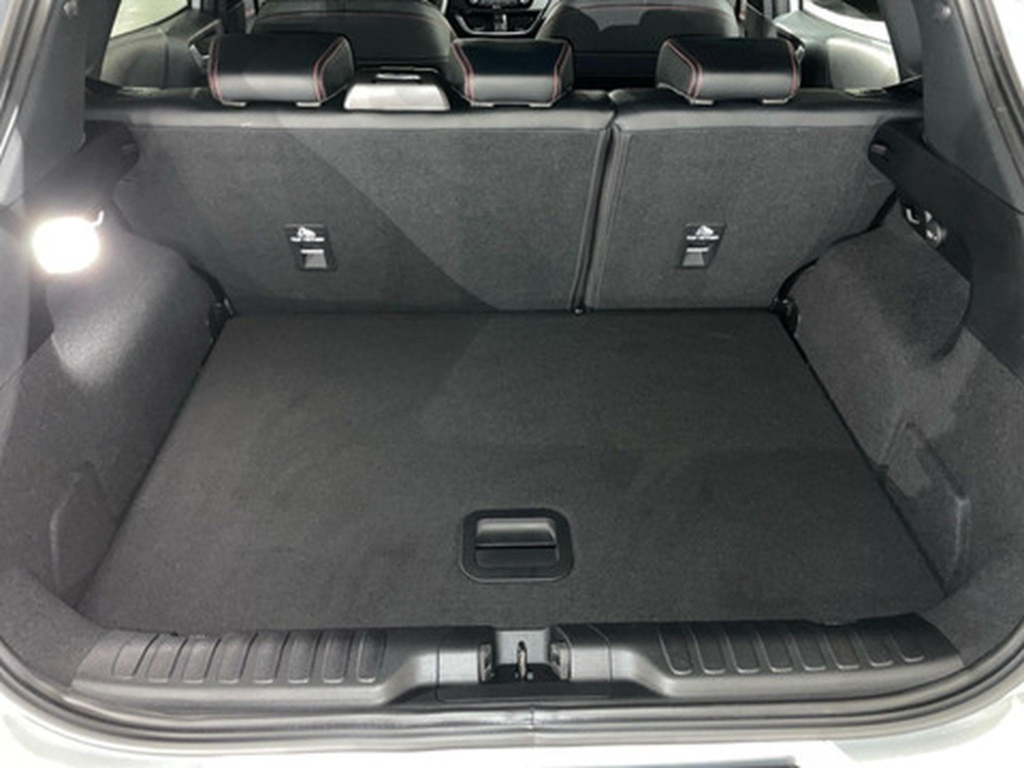 Ford Puma 1,0 EcoBoost Hybrid 114kW ST-Line Auto (2026) - Photo 12