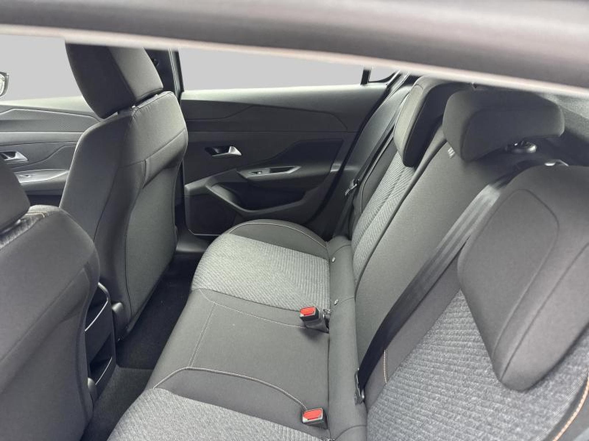 Peugeot 308 STYLE Hybrid 145 e-DCS6 (2025) - Photo 12