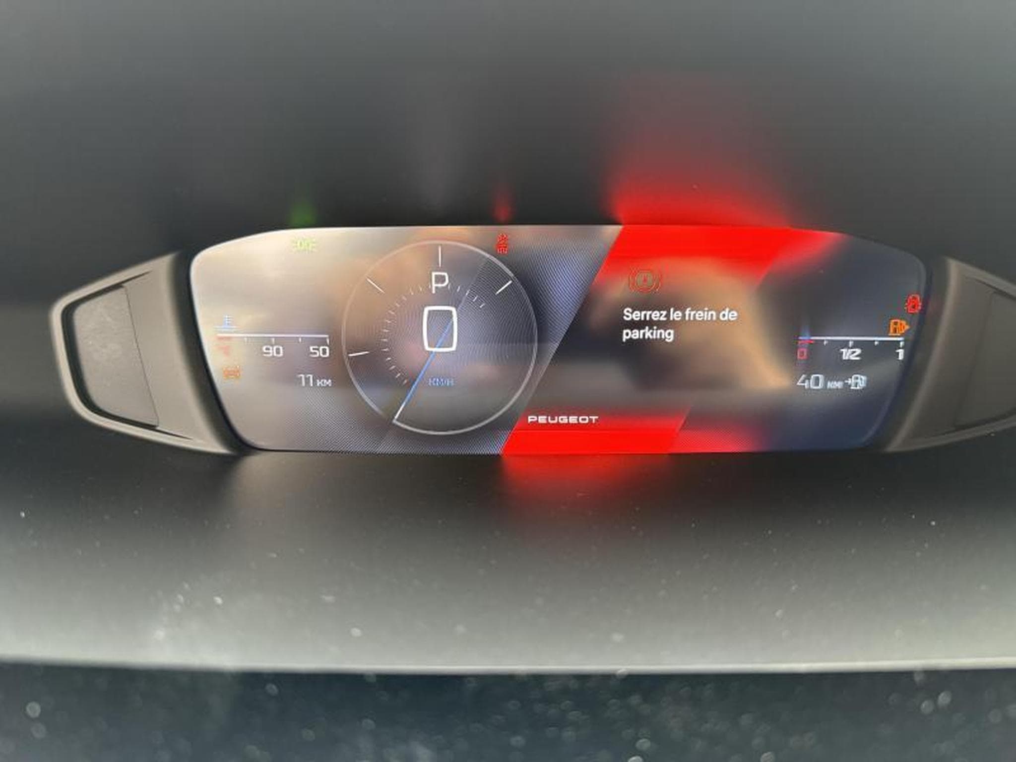 Peugeot 308 STYLE Hybrid 145 e-DCS6 (2025) - Photo 15