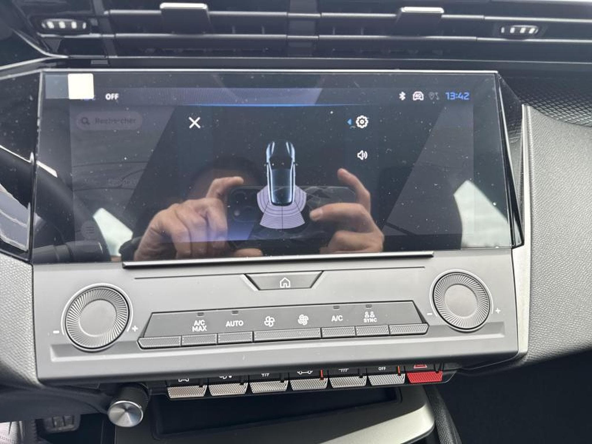 Peugeot 308 STYLE Hybrid 145 e-DCS6 (2025) - Photo 18