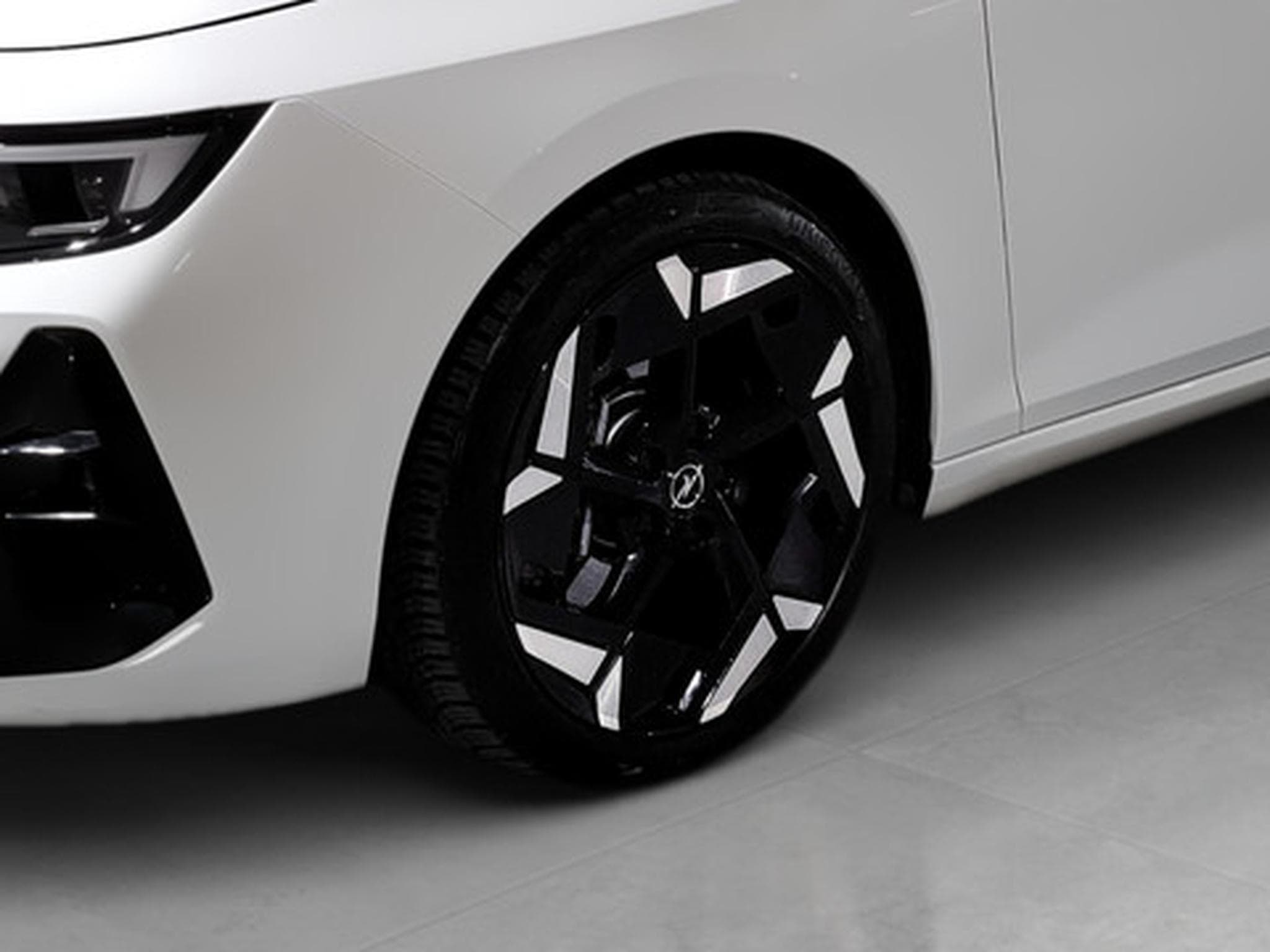 Opel Astra 1.6 GSe (2026) - Photo 19