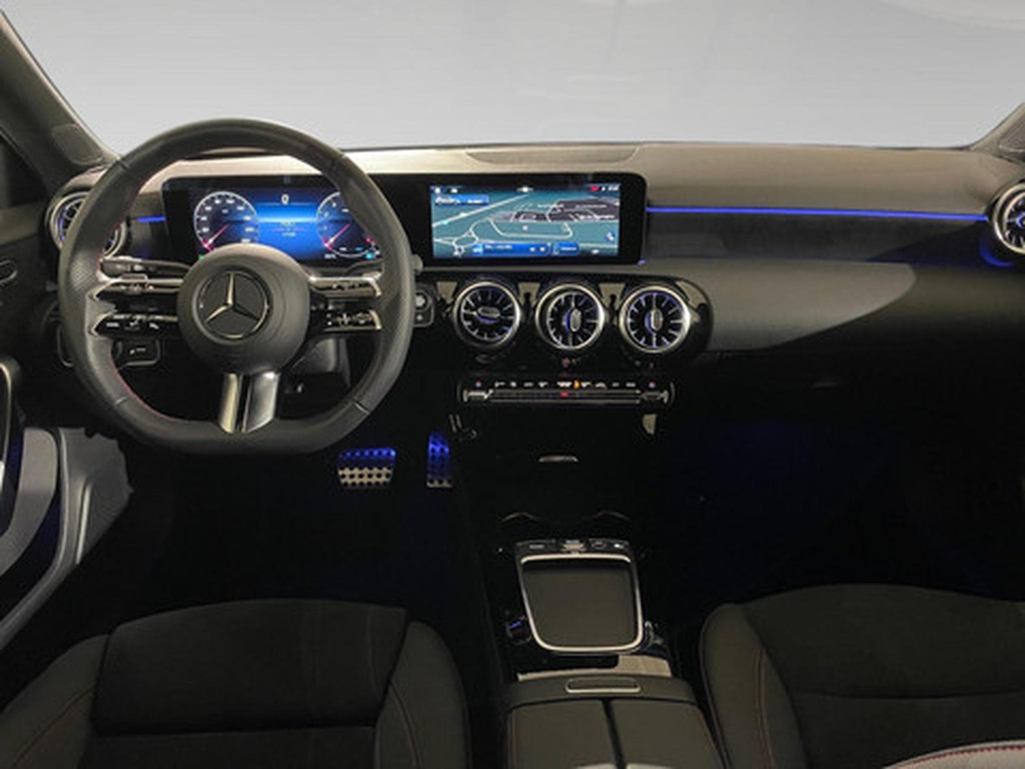 Mercedes A 200 1.3 hatchback AMG EDITION (2026) - Foto 5