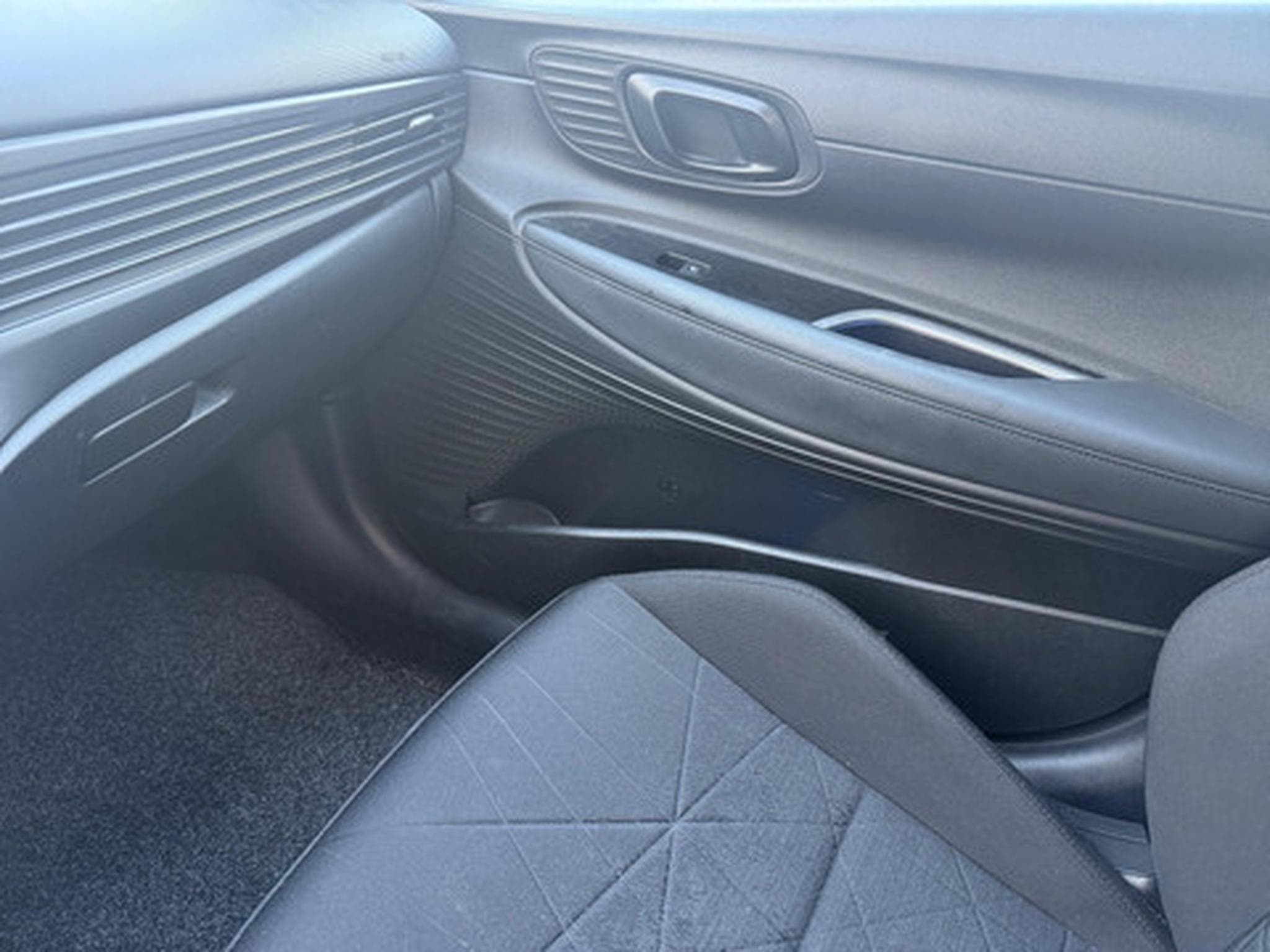 Hyundai Bayon 1.0 TGDi 100 6MT Twist (2023) - Photo 10