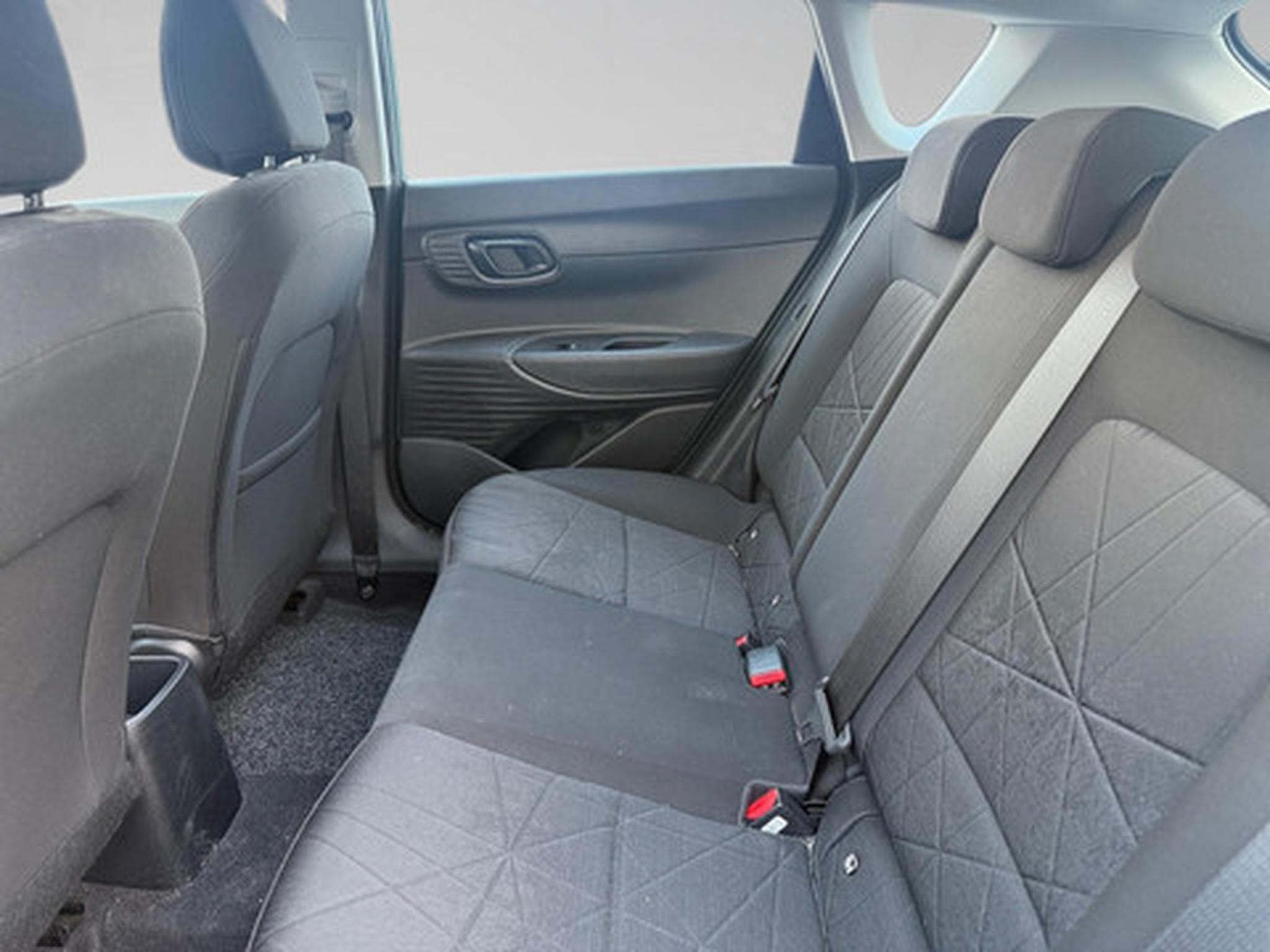 Hyundai Bayon 1.0 TGDi 100 6MT Twist (2023) - Photo 11