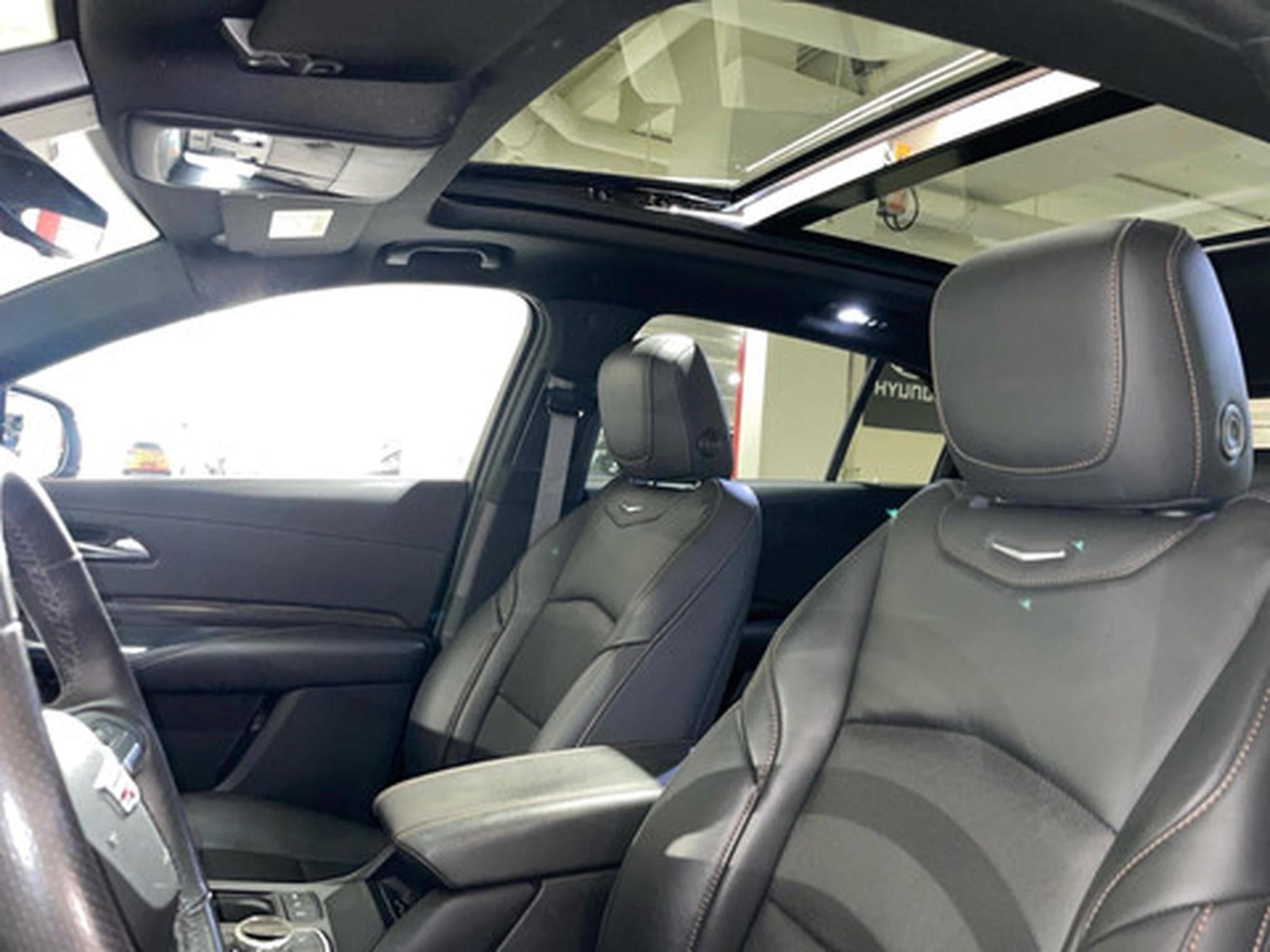 Cadillac XT4 350T AWD Sport Auto. (2026) - Photo 13