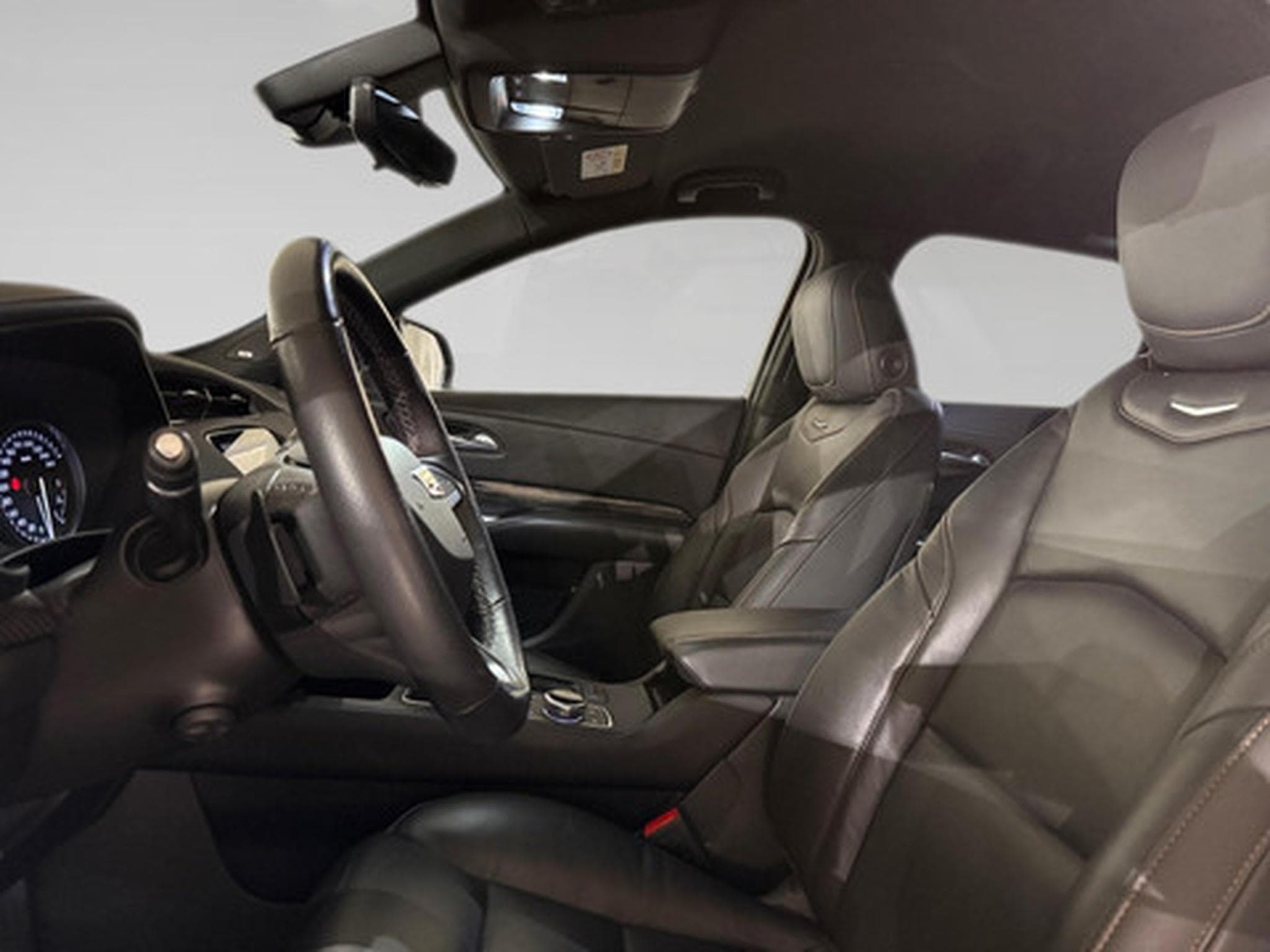 Cadillac XT4 2.0 350D AWD Sport Auto. (2026) - Photo 4