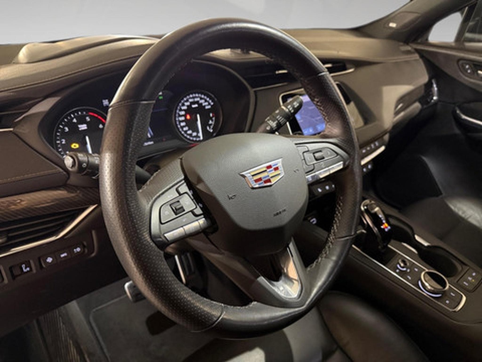 Cadillac XT4 2.0 350D AWD Sport Auto. (2026) - Photo 8