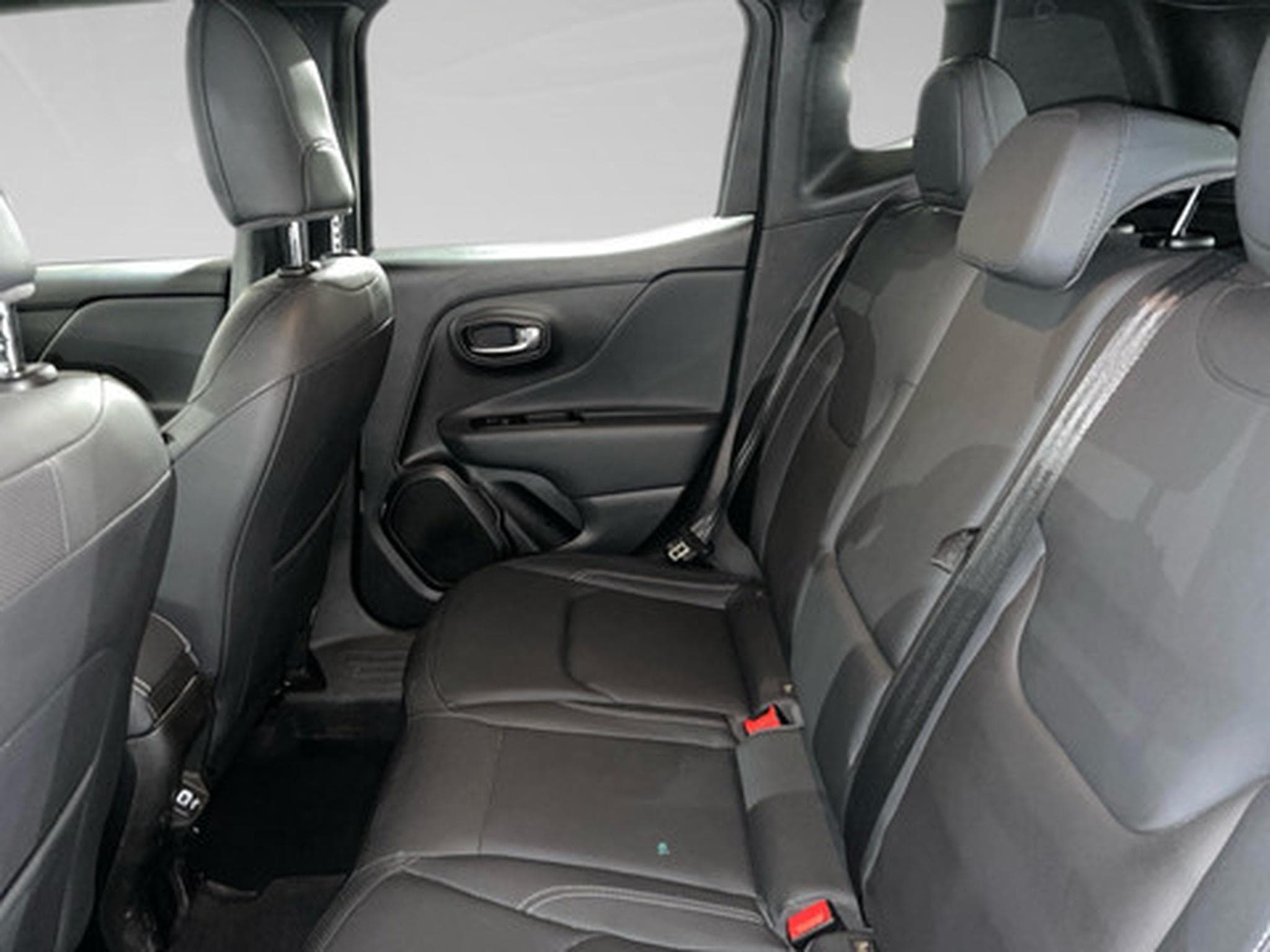 Jeep Renegade 1.6 MJD 130 4x2 MTX 80th (2021) - Photo 11
