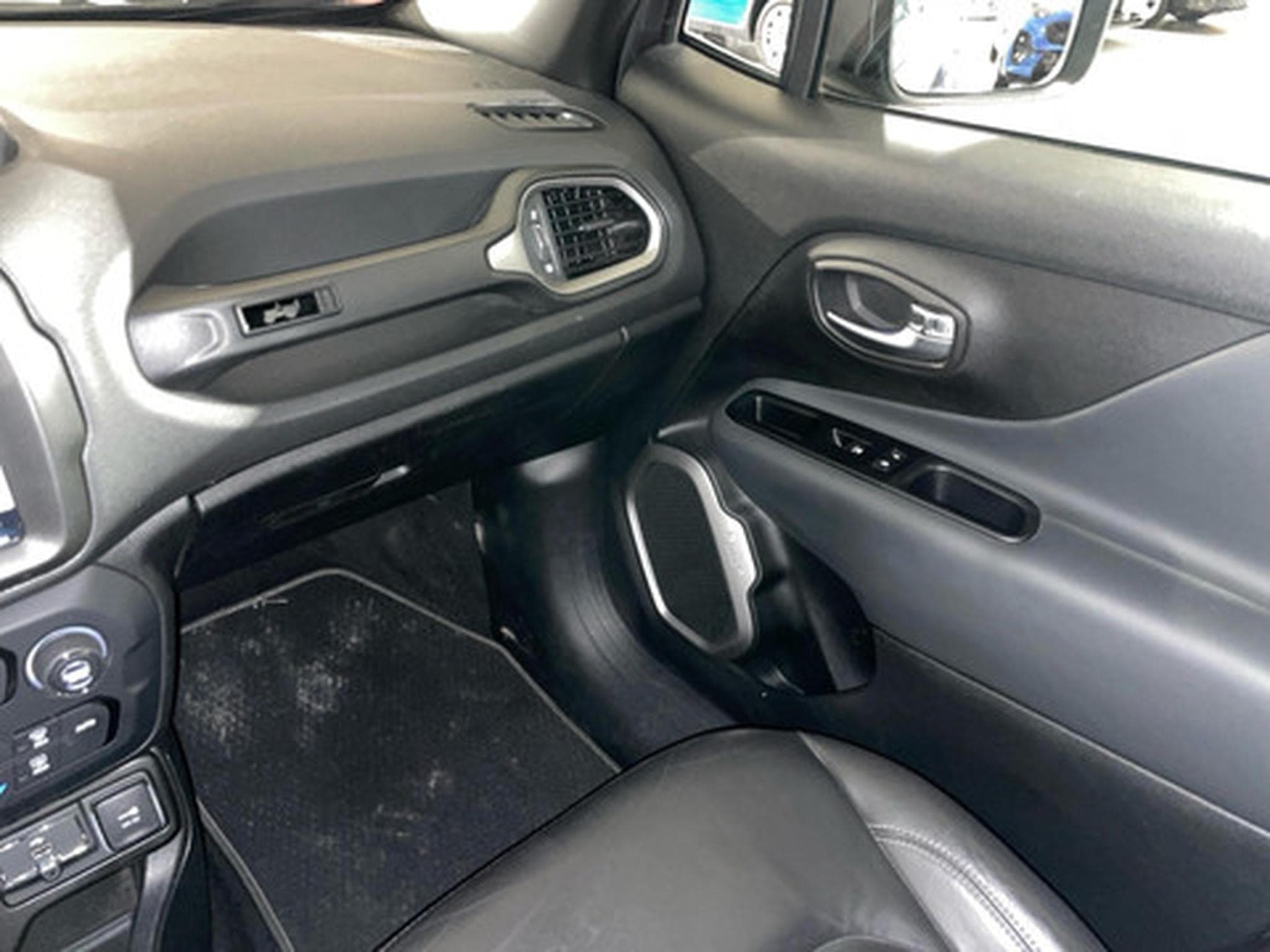 Jeep Renegade 1.6 MJD 130 4x2 MTX 80th (2021) - Photo 9