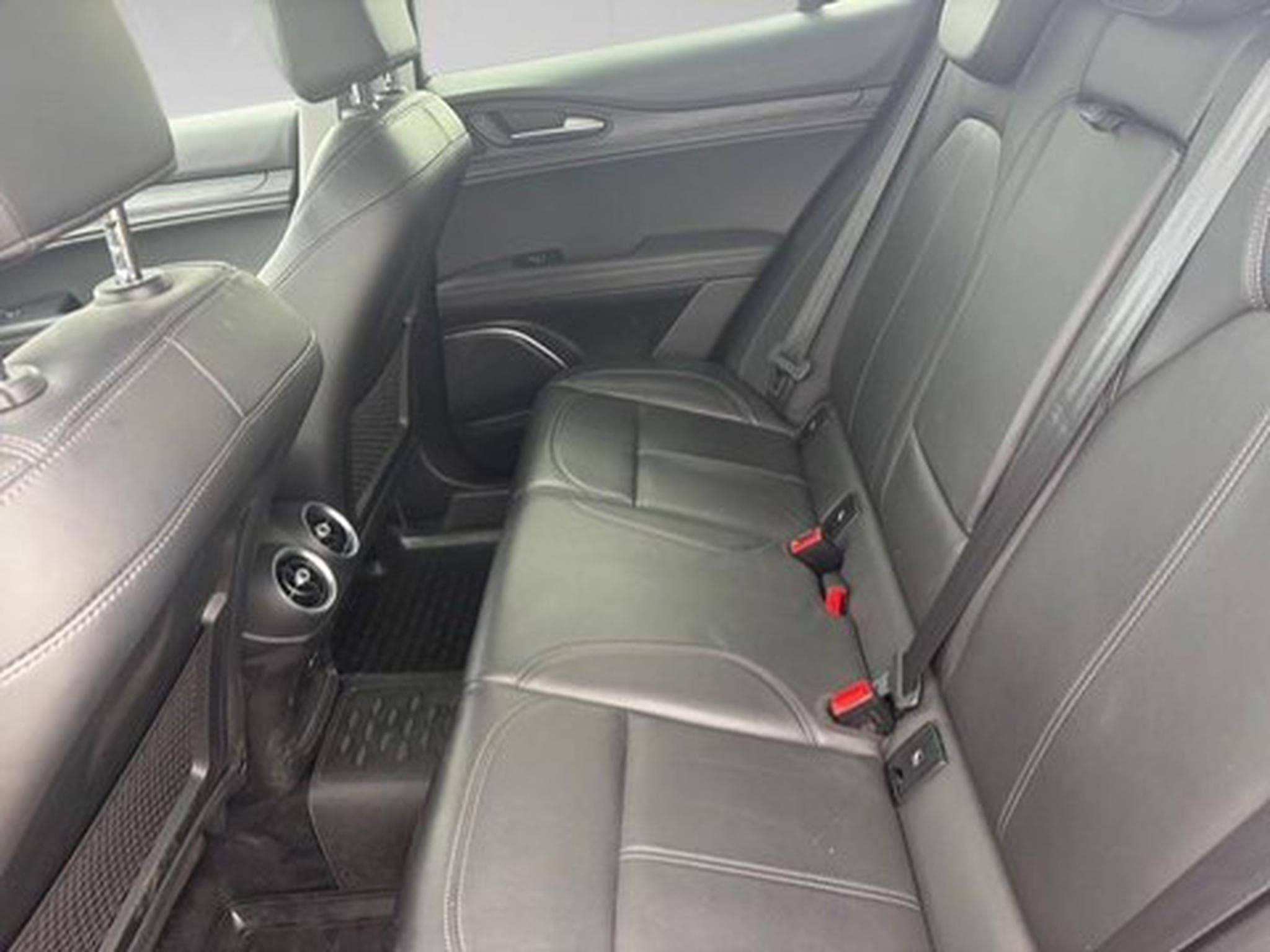 Alfa-Romeo Stelvio 2.0 280 Lusso AWD (2019) - Foto 11