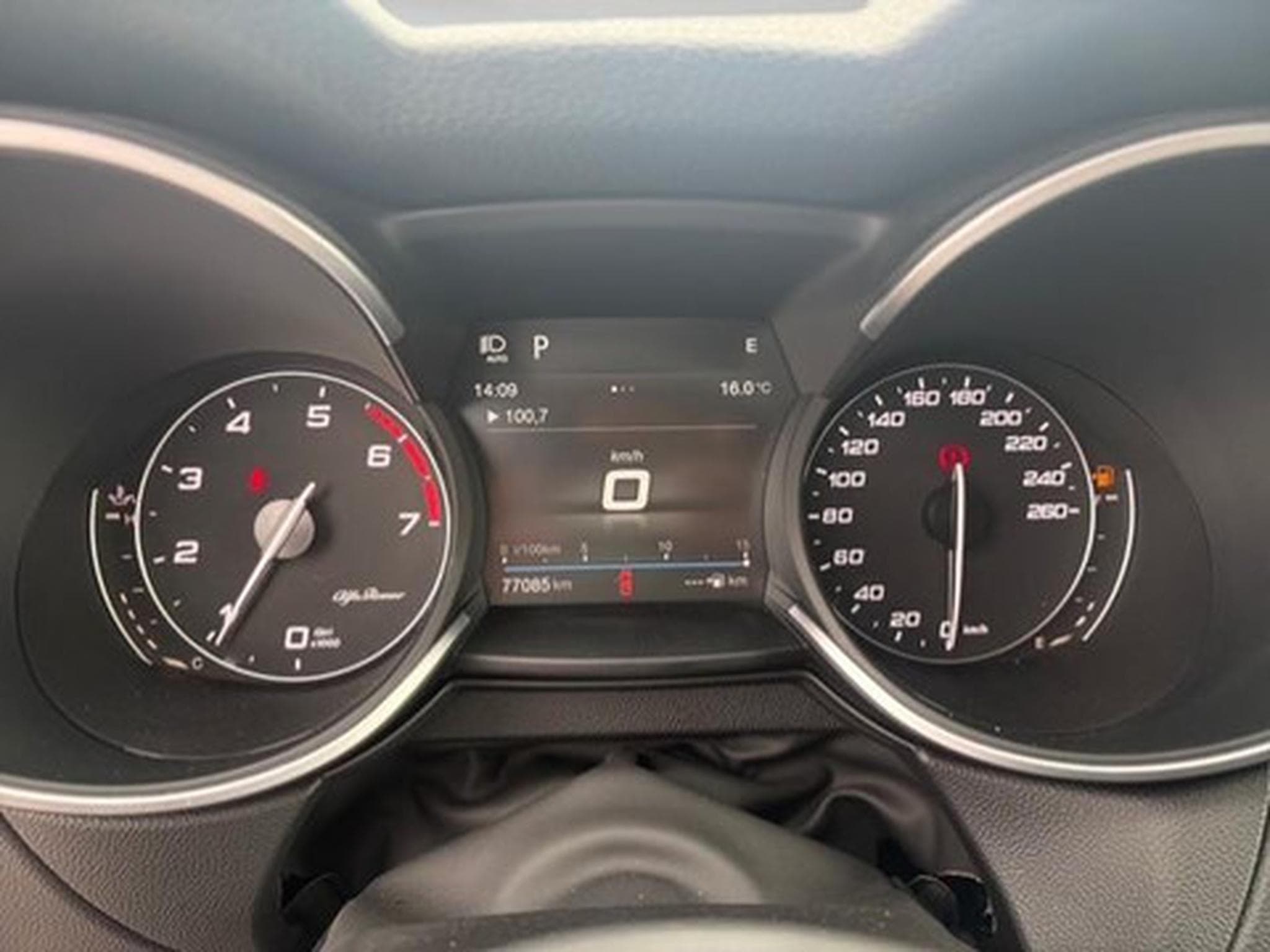 Alfa-Romeo Stelvio 2.0 280 Lusso AWD (2019) - Foto 2