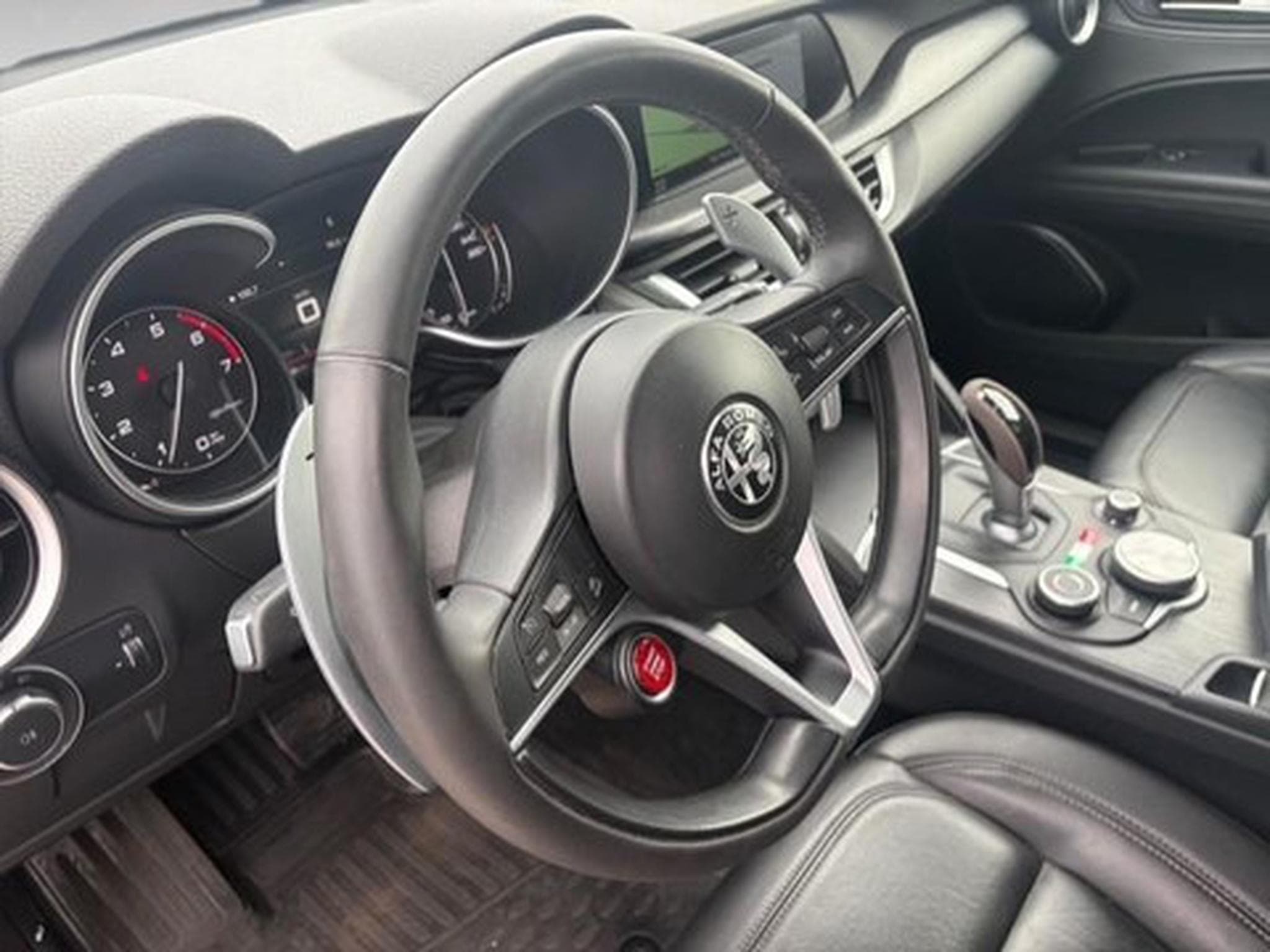 Alfa-Romeo Stelvio 2.0 280 Lusso AWD (2019) - Foto 8