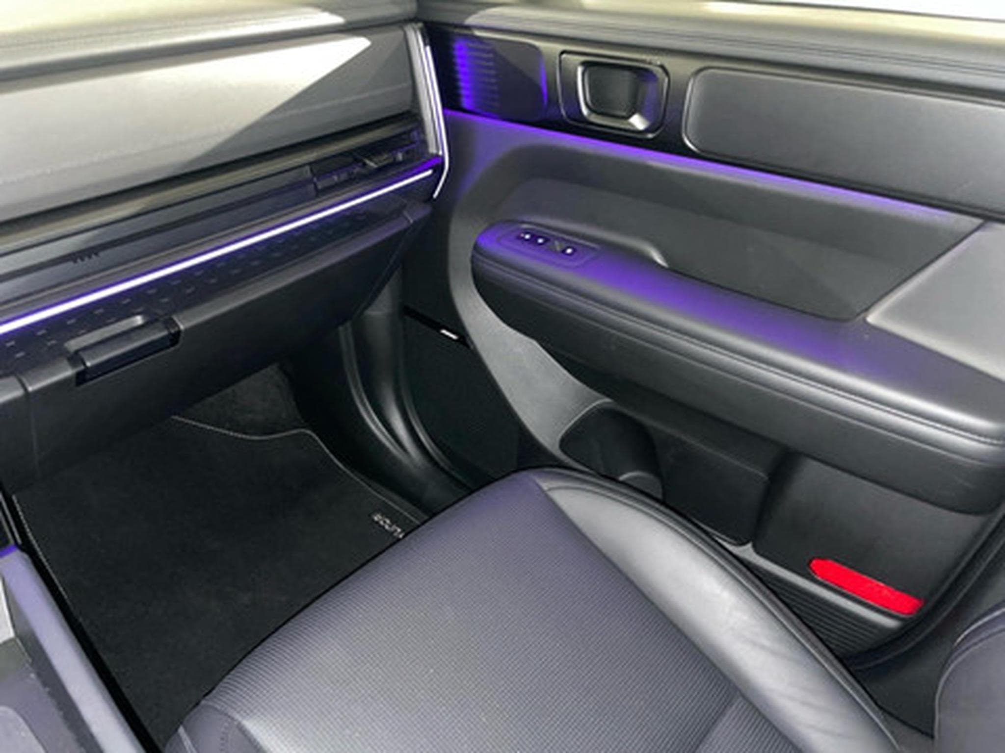 Hyundai Santa Fe 1.6 T-GDi Hybrid 4x4 Calligraphy Aut. (2026) - Photo 9