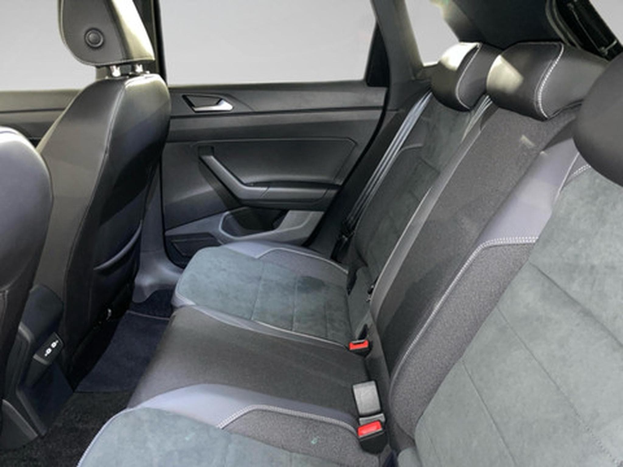 VW Polo 2.0 TSI OPF DSG GTI (2026) - Photo 11