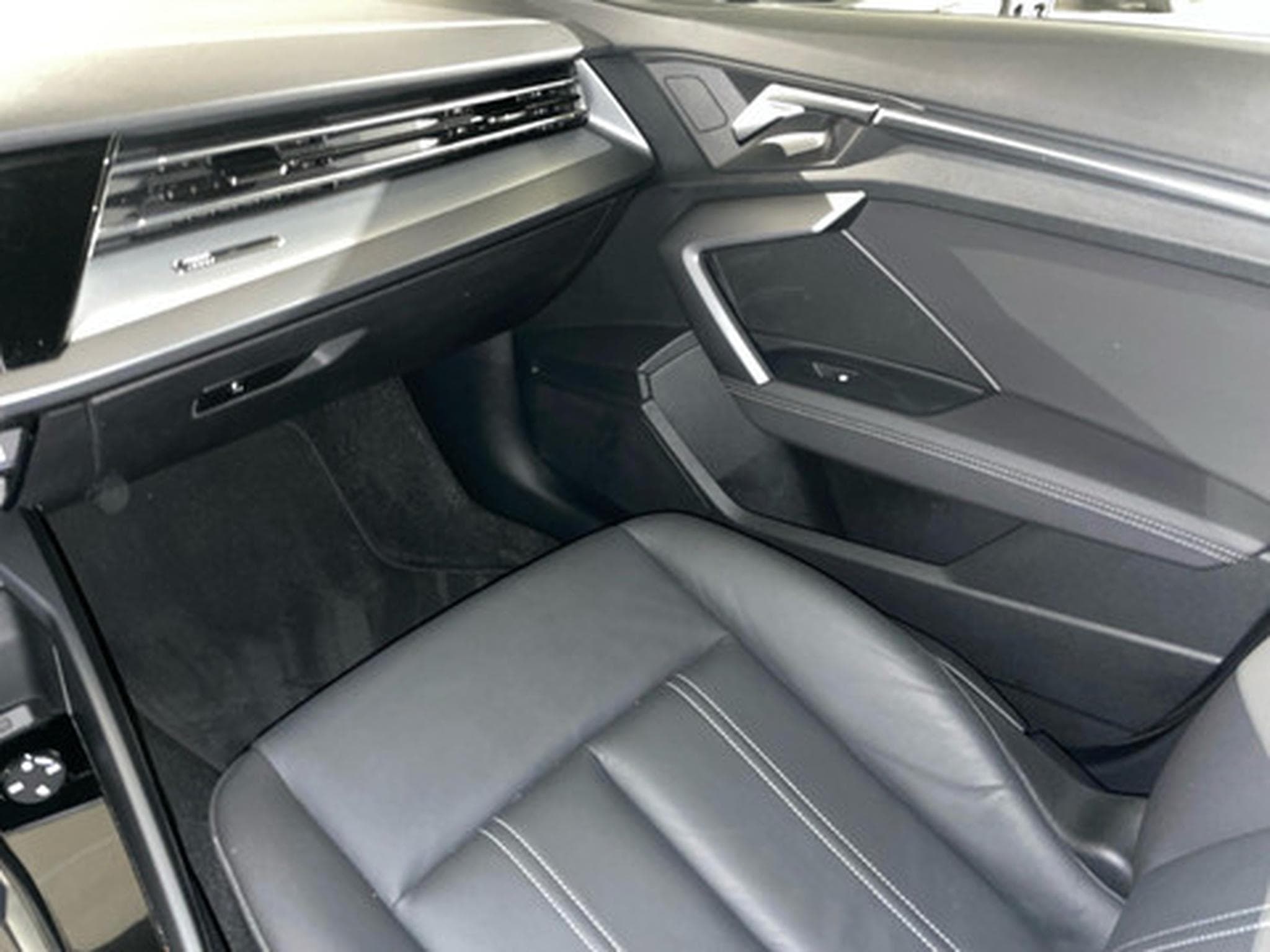 Audi A3 1.5 Sportback S-Line (2026) - Photo 9