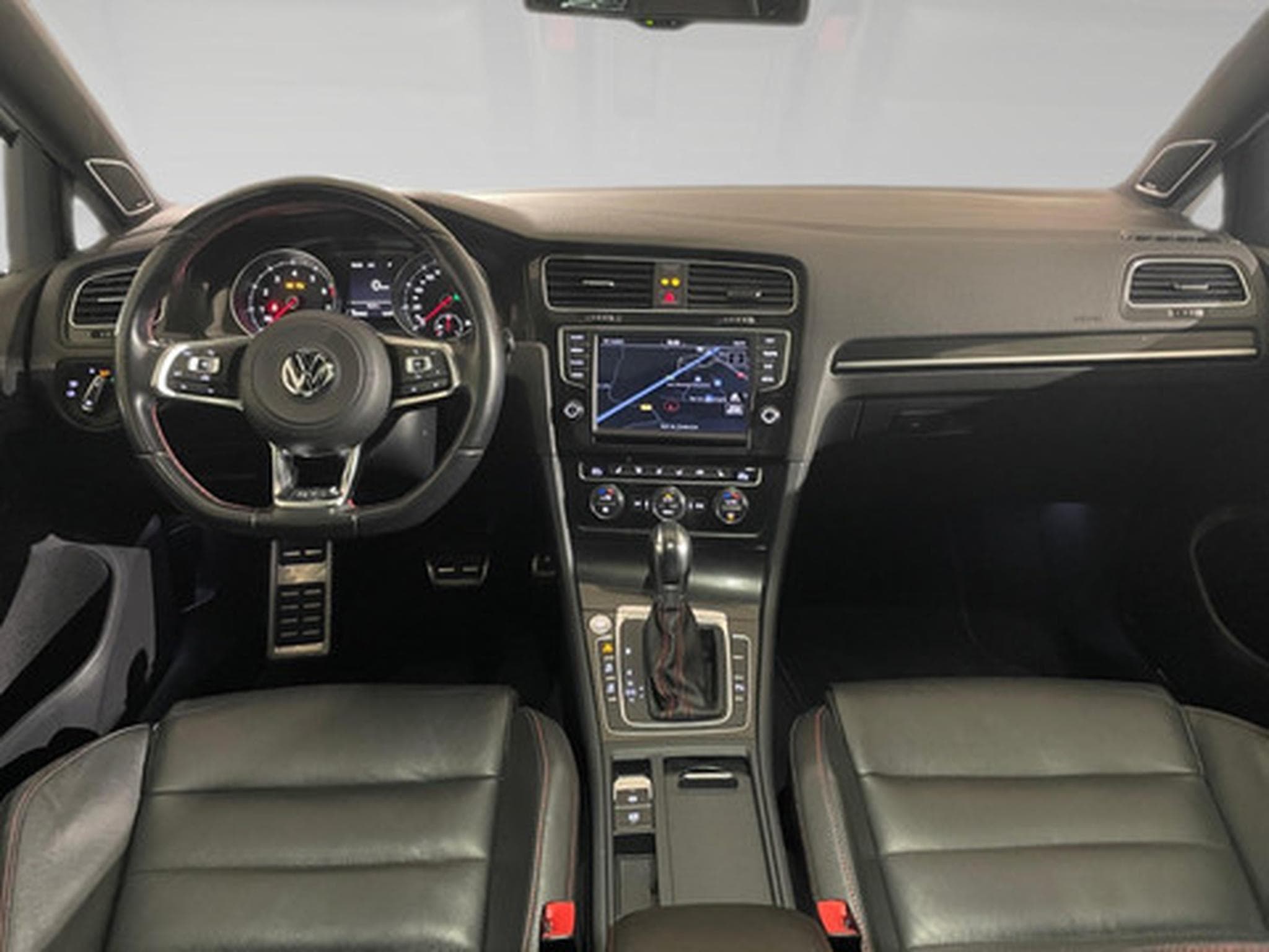 VW Golf 2.0 VII GTI Performance (2026) - Photo 5