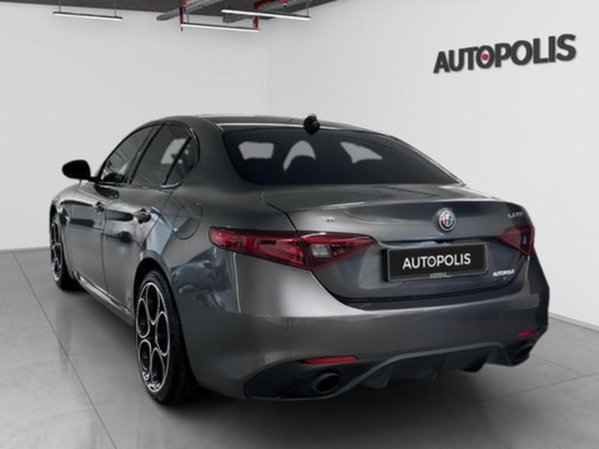 Alfa-Romeo Giulia 2.0 TB 280 Q4 Veloce AUTO (2026) - Photo 16