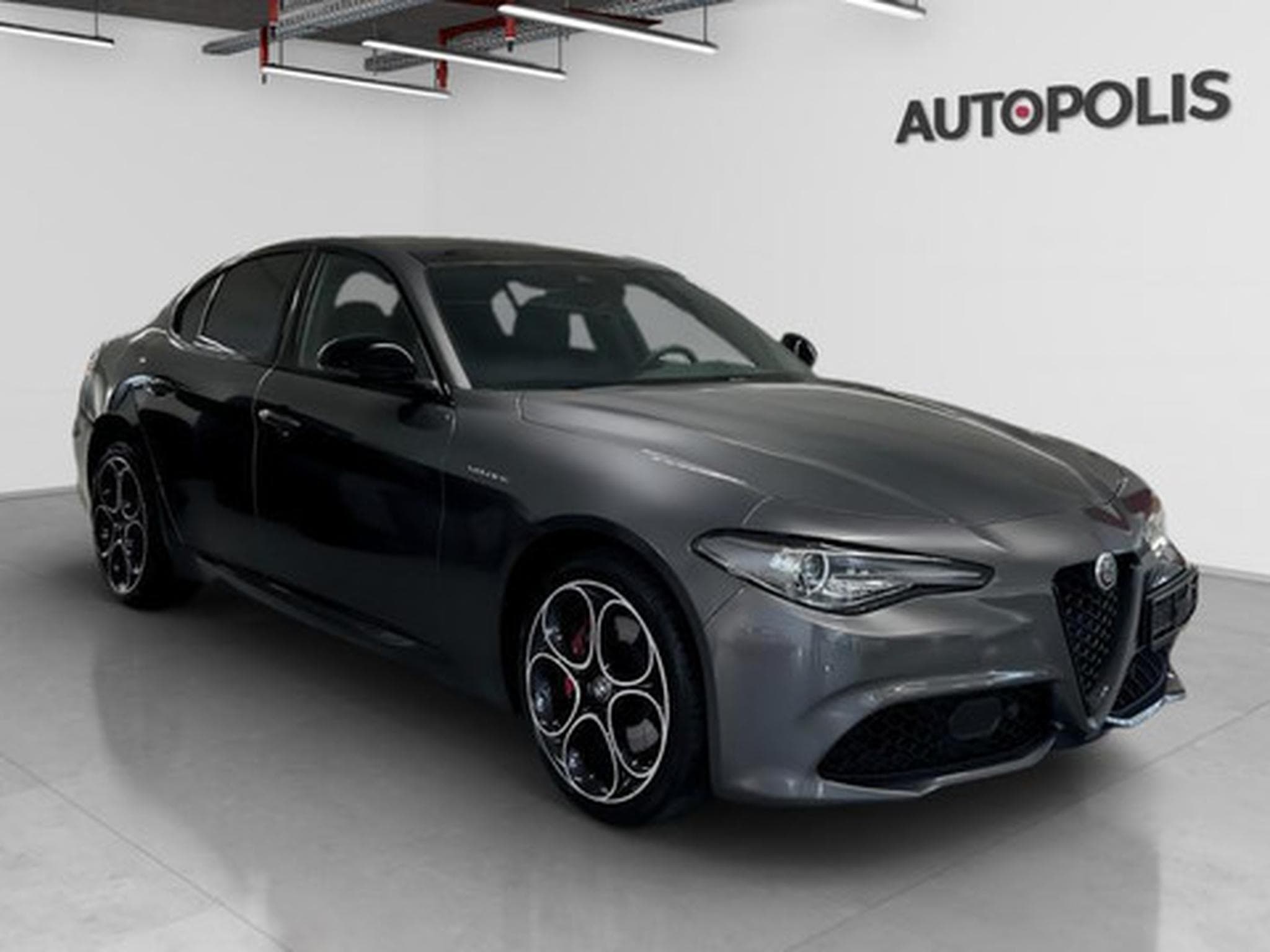 Alfa-Romeo Giulia 2.0 TB 280 Q4 Veloce AUTO (2026) - Photo 17