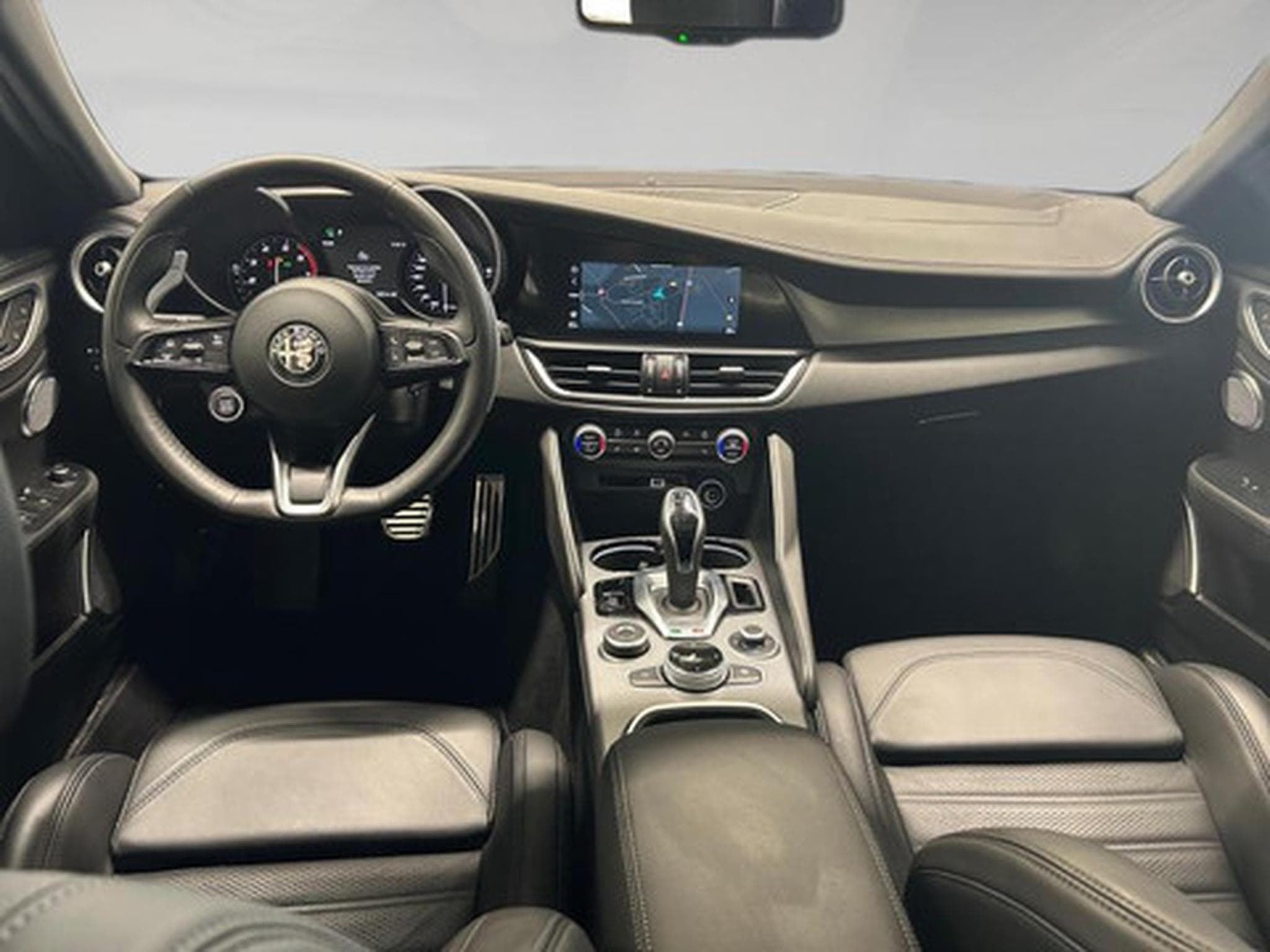 Alfa-Romeo Giulia 2.0 TB 280 Q4 Veloce AUTO (2026) - Photo 4
