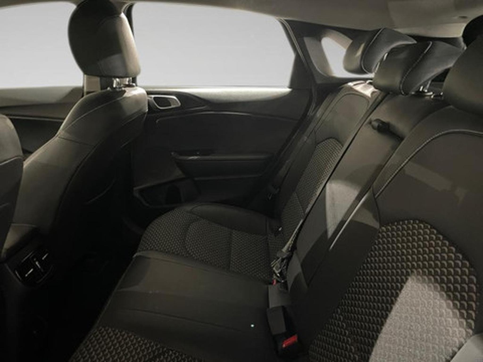 Kia Ceed Pulse 1.0 T-GDI 120 MHEV DCT ISG (2026) - Photo 11