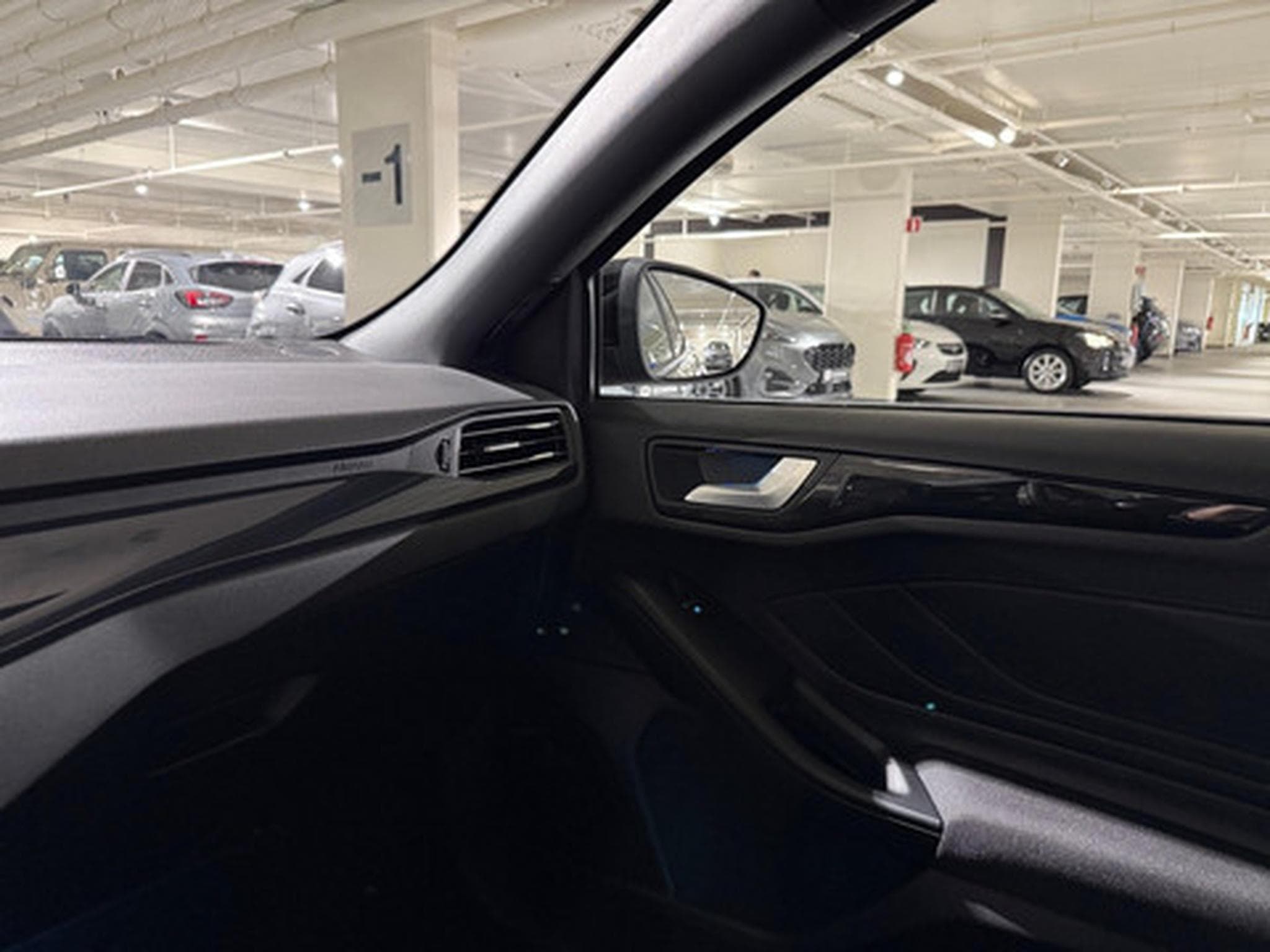 Ford Focus Clipper 1.0i EcoBoost MHEV 92kW ST-Line X (2026) - Photo 9