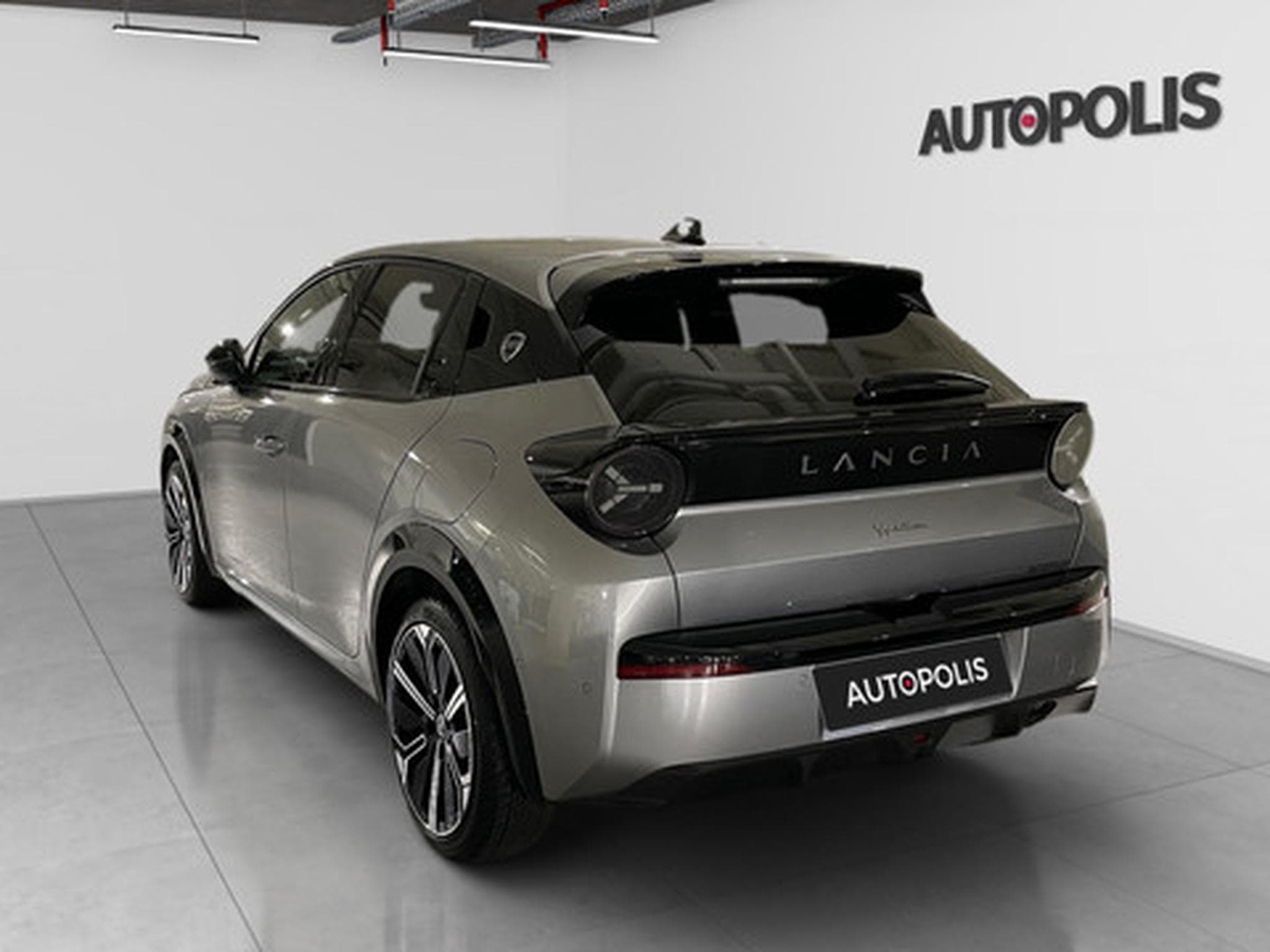 Lancia Ypsilon 1.2 Hybrid 74kW eDCT LX (2026) - Photo 18