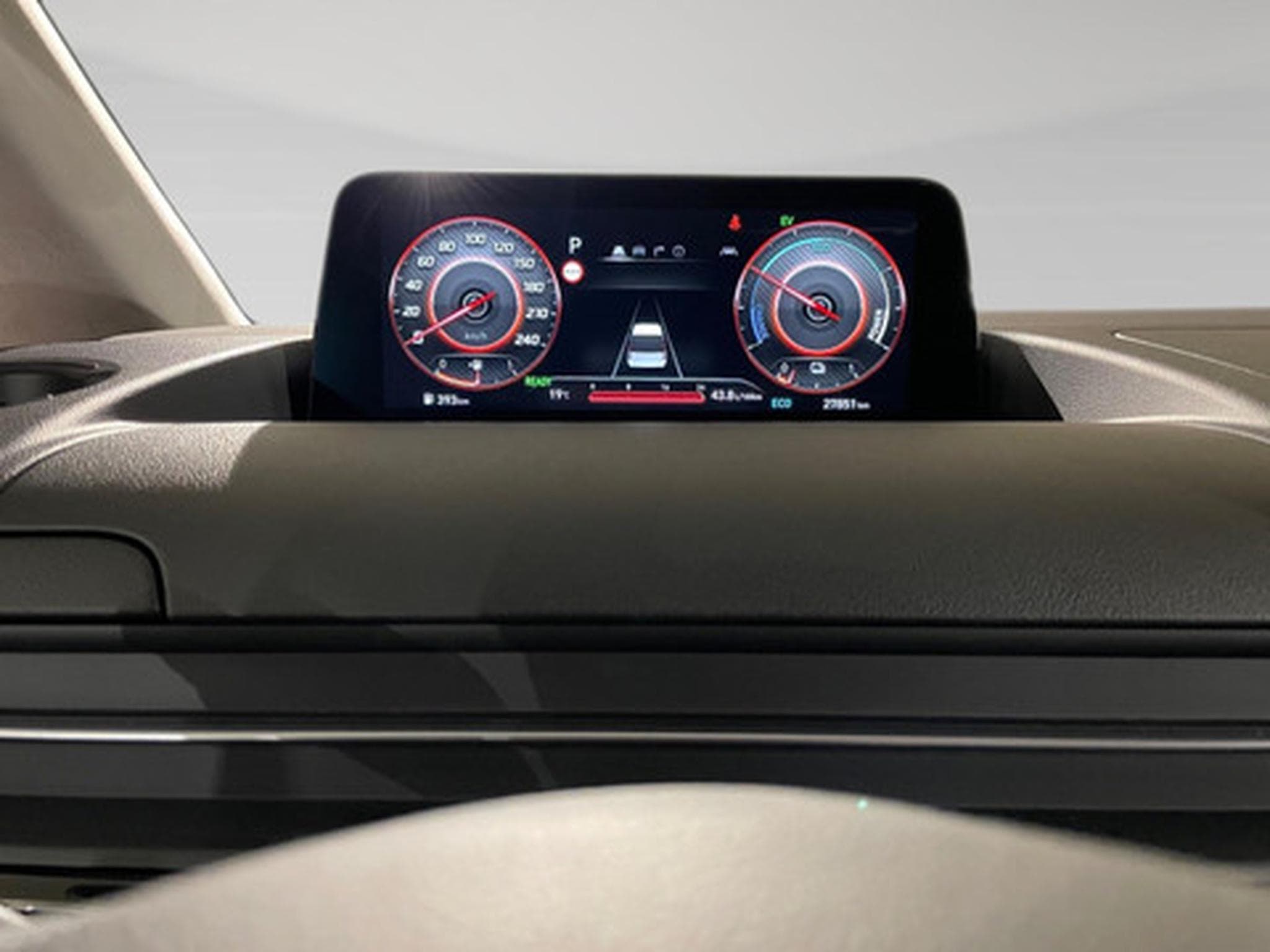 Hyundai Staria 1.6 T-GDi HEV 6AT 7ST Luxury Bronze (2026) - Photo 2