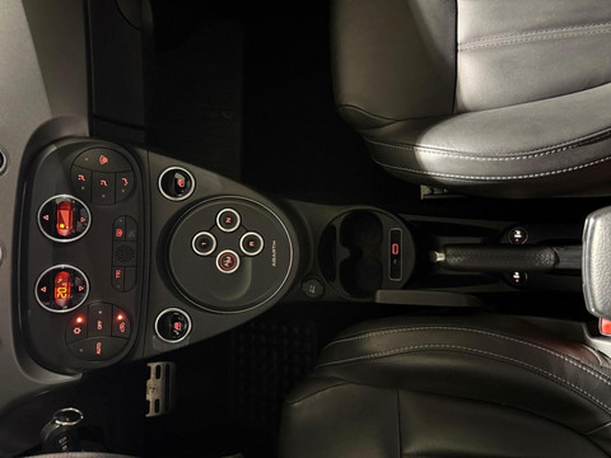 Abarth 500 1.4 T-Jet 595 121kW Turismo (2026) - Photo 10