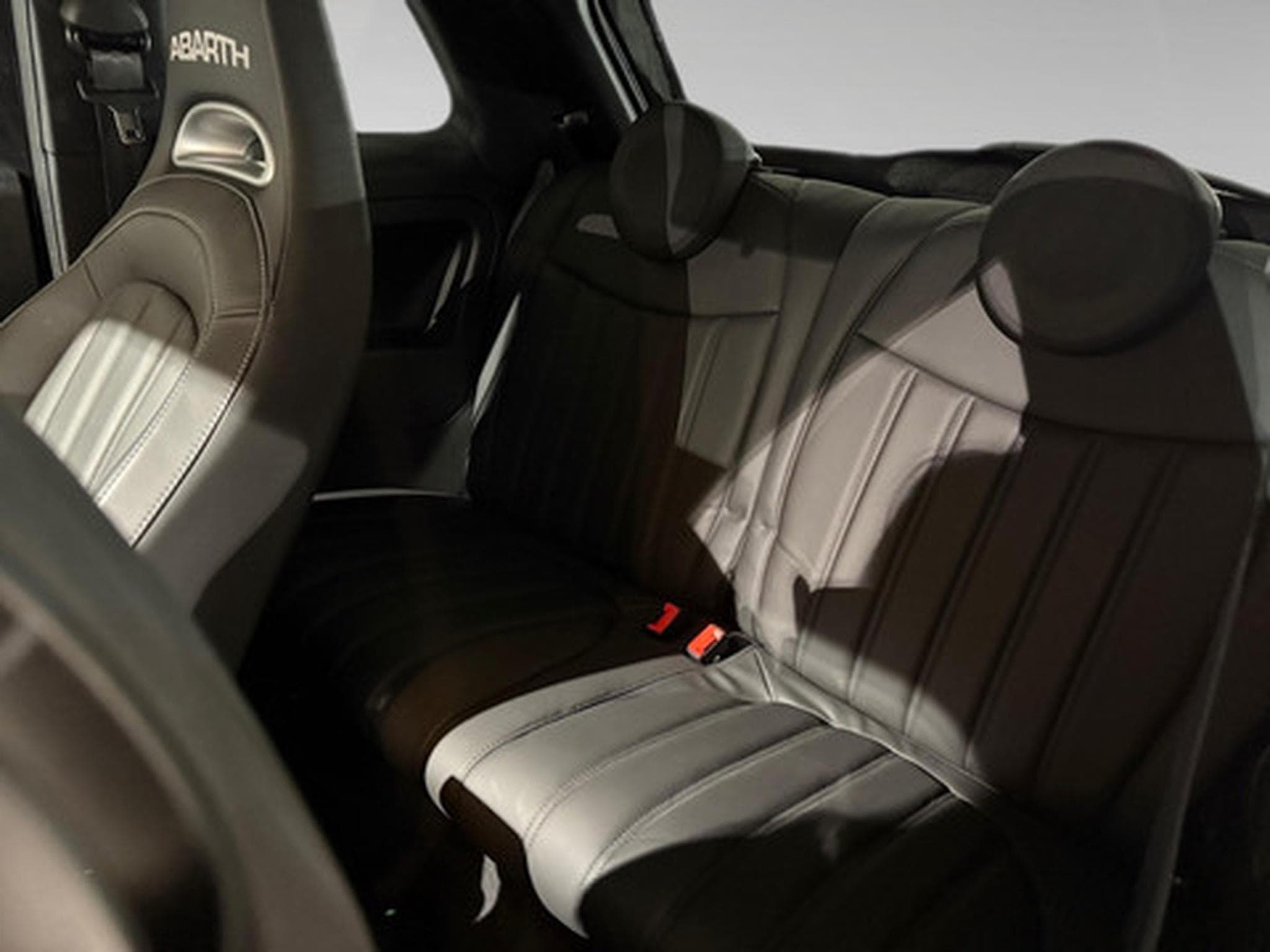 Abarth 500 1.4 T-Jet 595 121kW Turismo (2026) - Photo 11