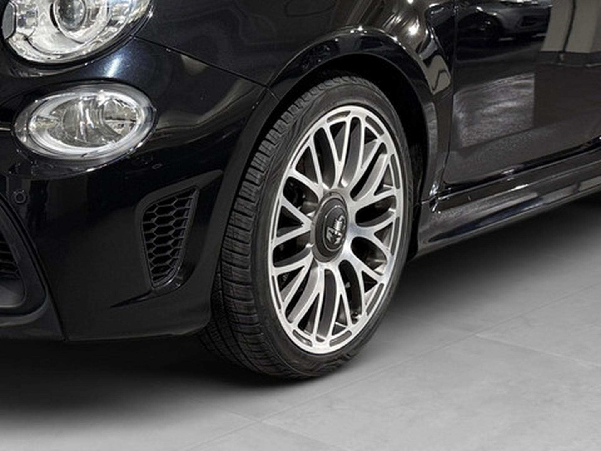 Abarth 500 1.4 T-Jet 595 121kW Turismo (2026) - Photo 20