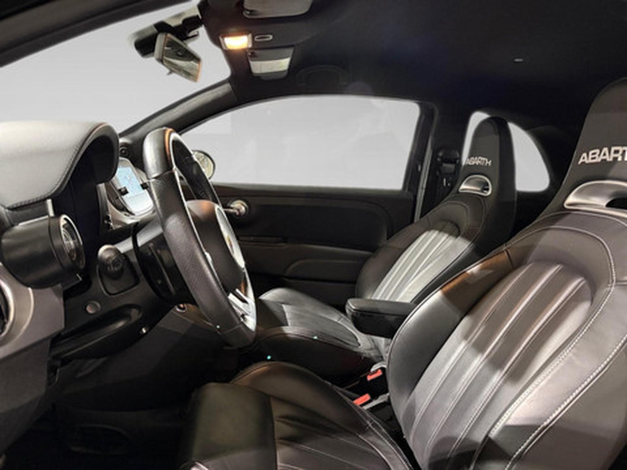 Abarth 500 1.4 T-Jet 595 121kW Turismo (2026) - Photo 4