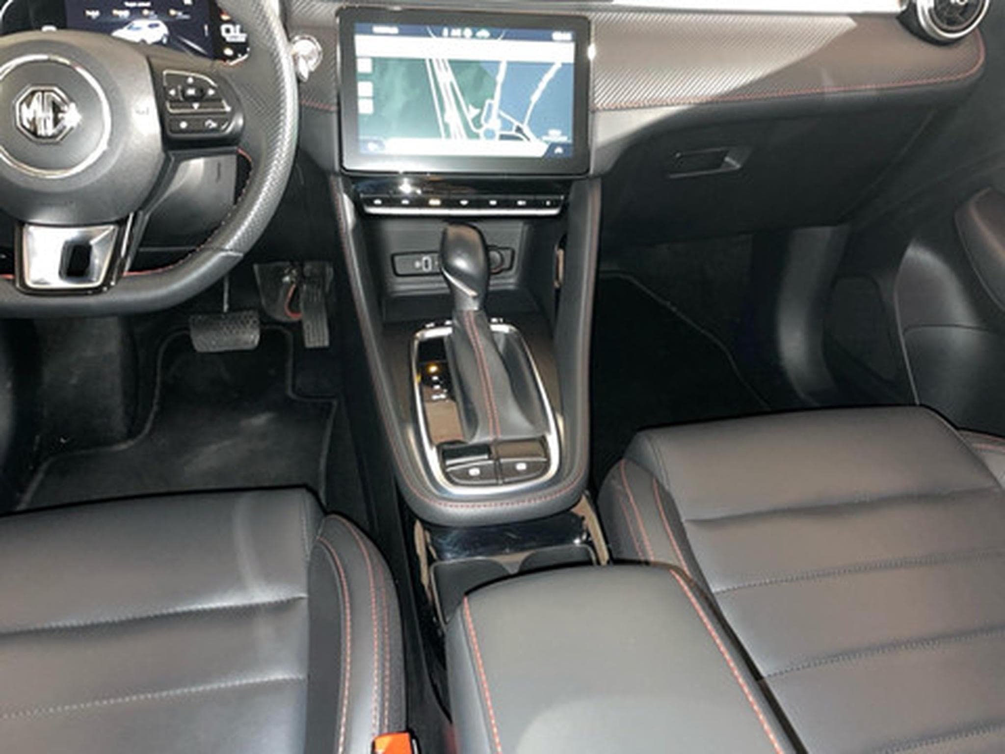 MG ZS 1.0 T-GDi AT LUXURY (2024) - Photo 10