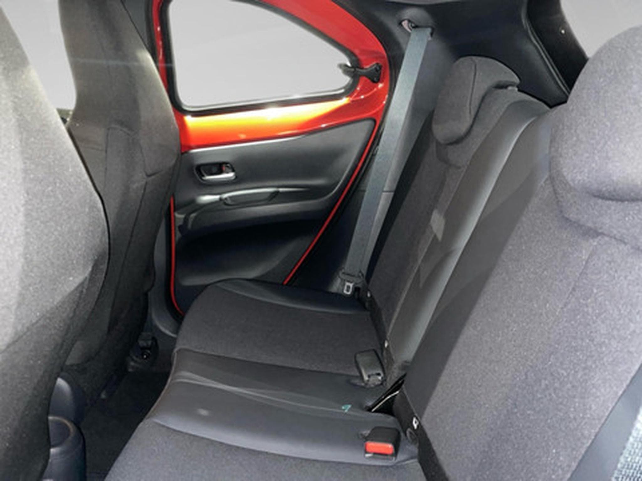 Toyota Aygo 1.0 VVT-i Envy (2024) - Photo 11