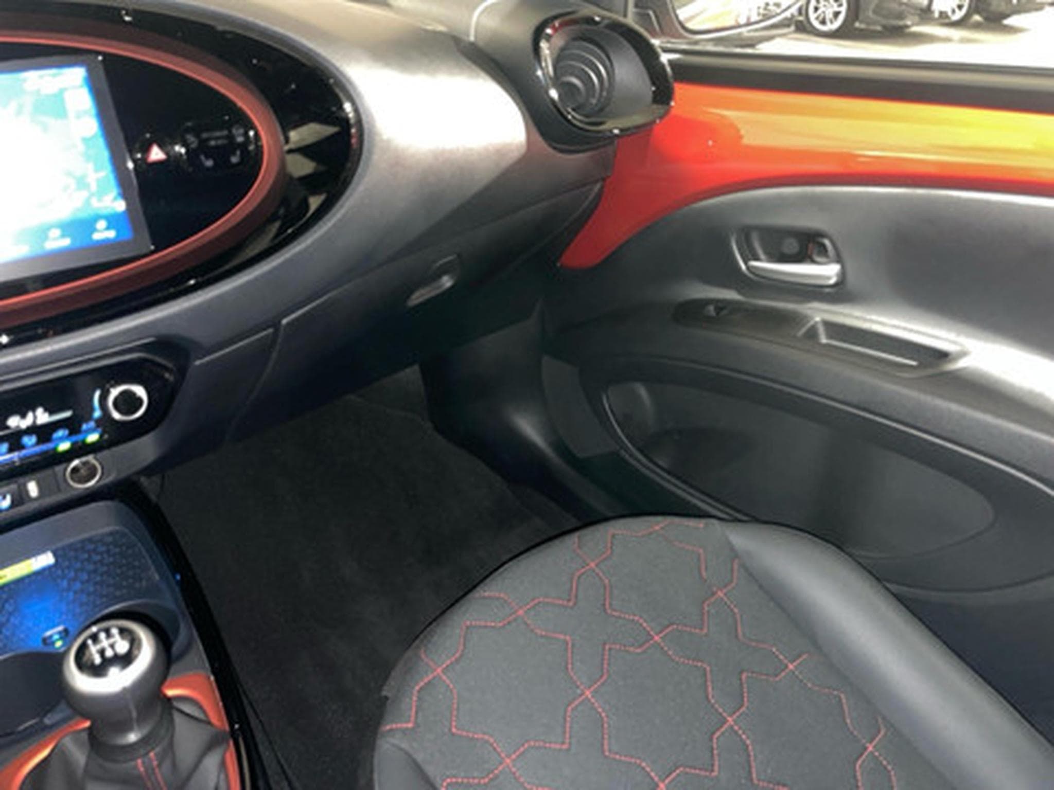 Toyota Aygo 1.0 VVT-i Envy (2024) - Photo 9