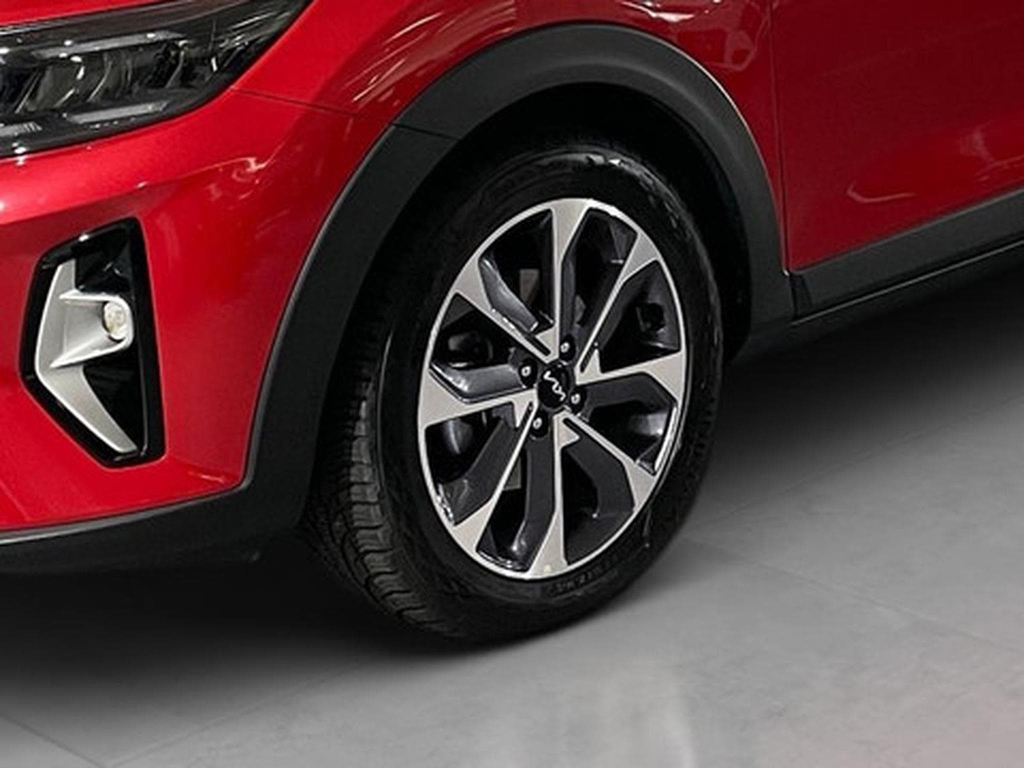 Kia Stonic 1.0 T 100 Inspire Plus DCT (2026) - Photo 19