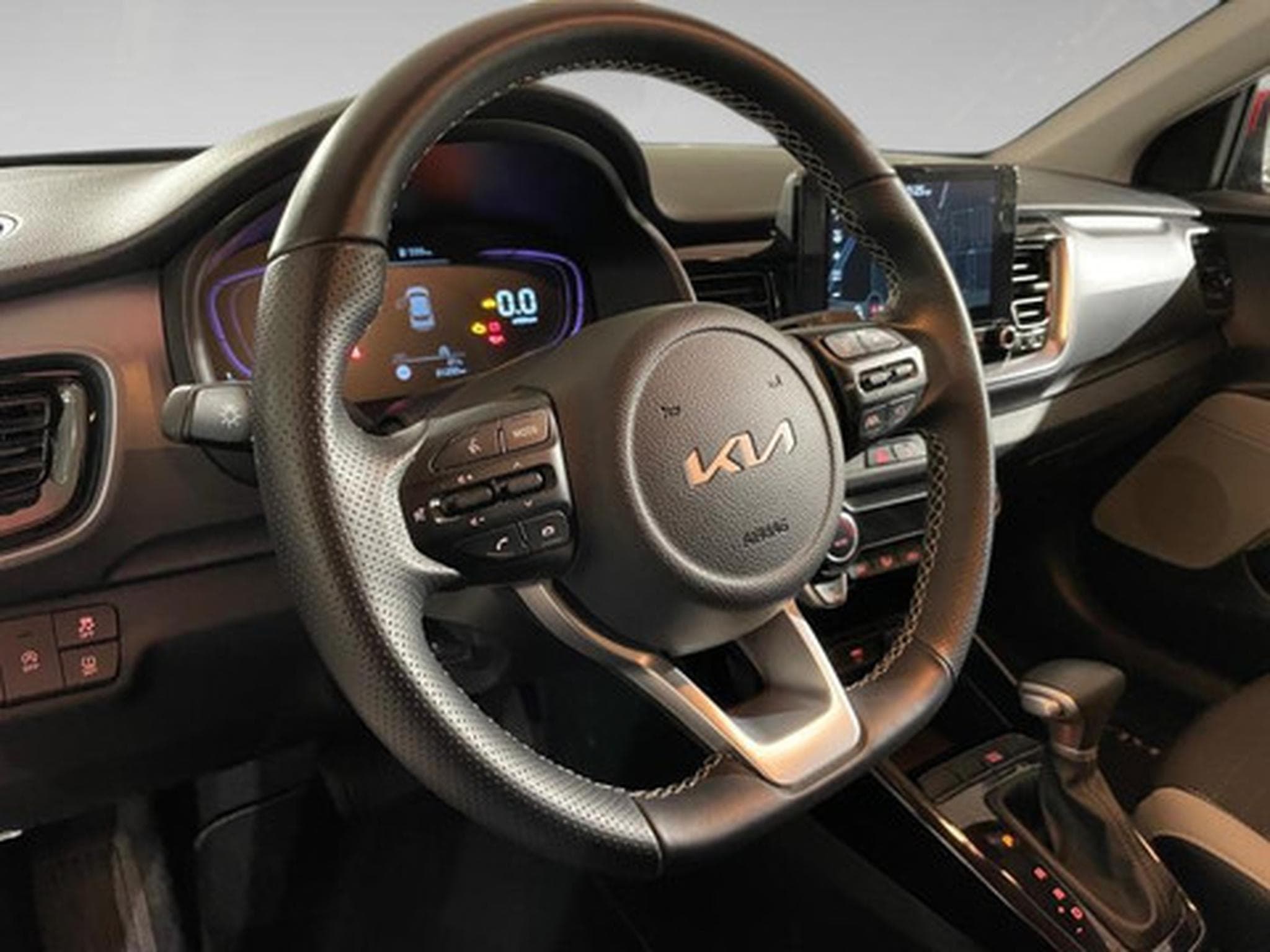 Kia Stonic 1.0 T 100 Inspire Plus DCT (2026) - Photo 7