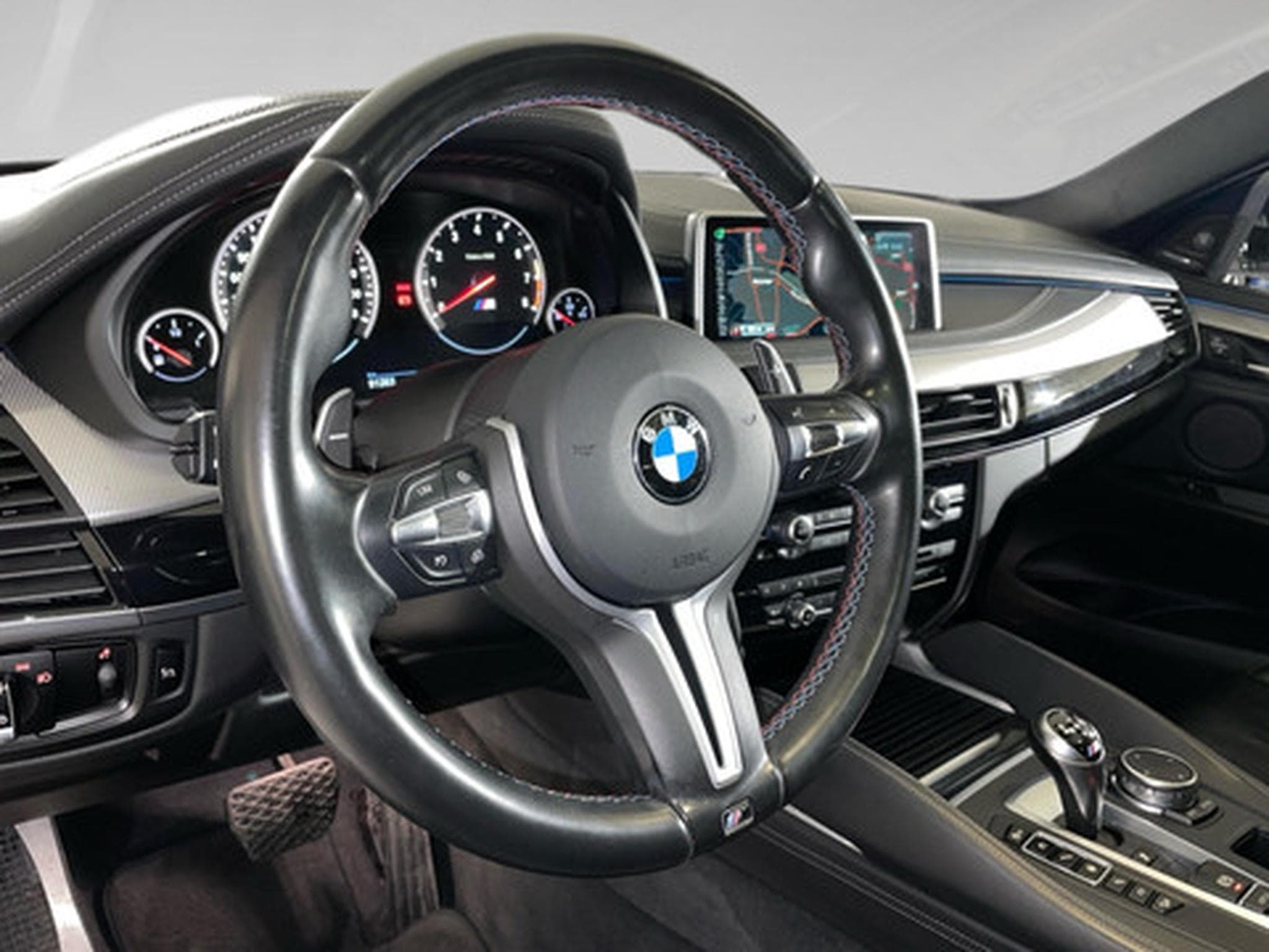BMW X6 M (2026) - Photo 8